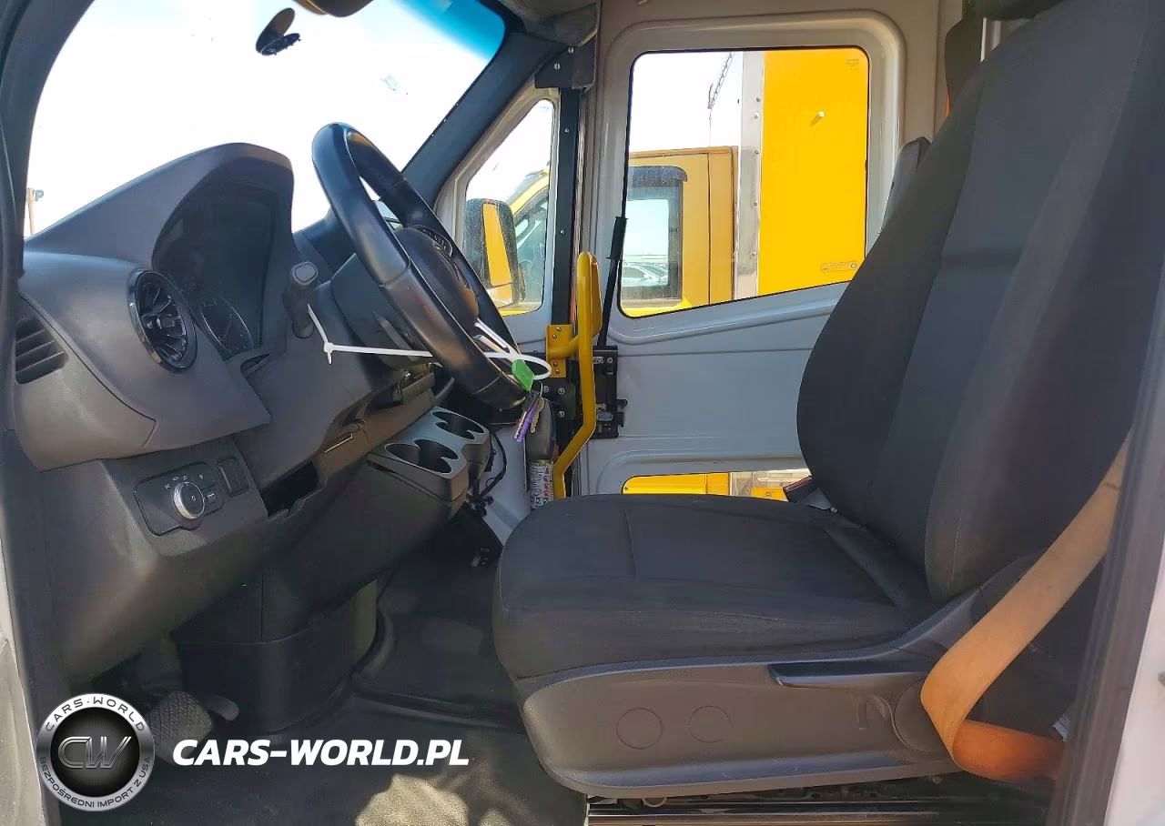 2023 Mercedes-Benz Sprinter 4500 VIN:W1X9K2312PN227527 - 7