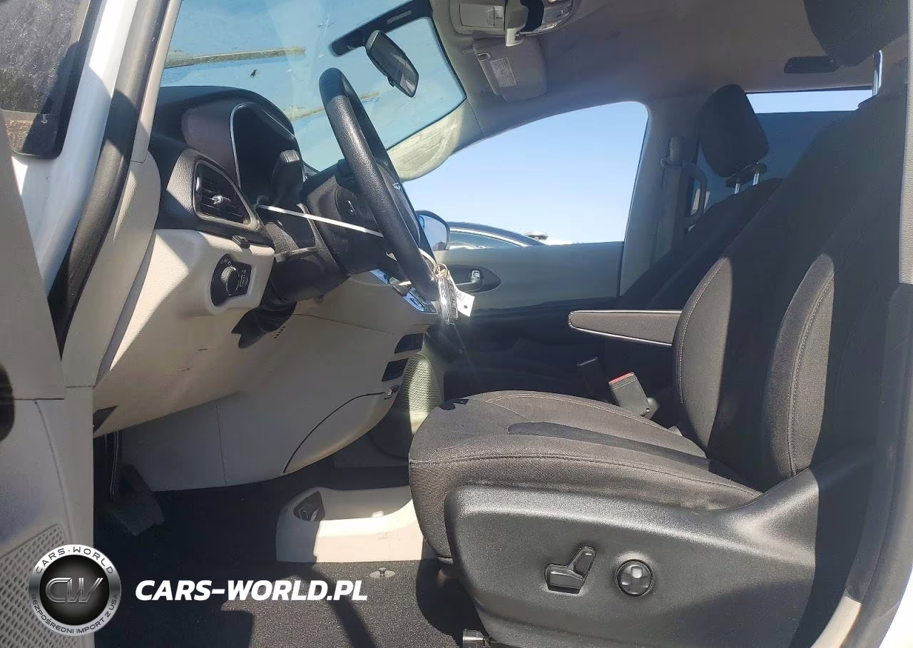 2019 Chrysler Pacifica Lx VIN:2C4RC1CG2KR644380 - 7