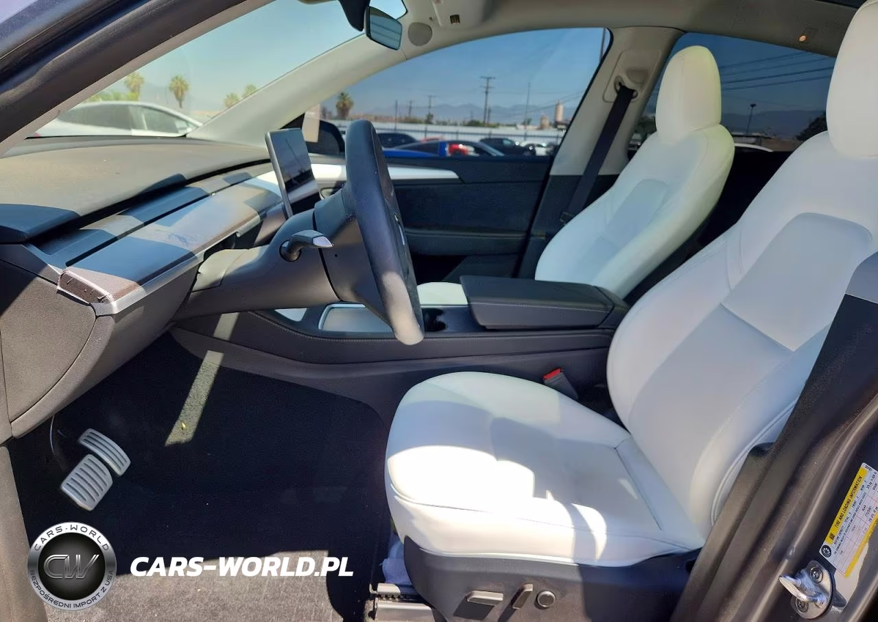 2024 Tesla Model Y VIN:7SAYGDEF0RA324101 - 7