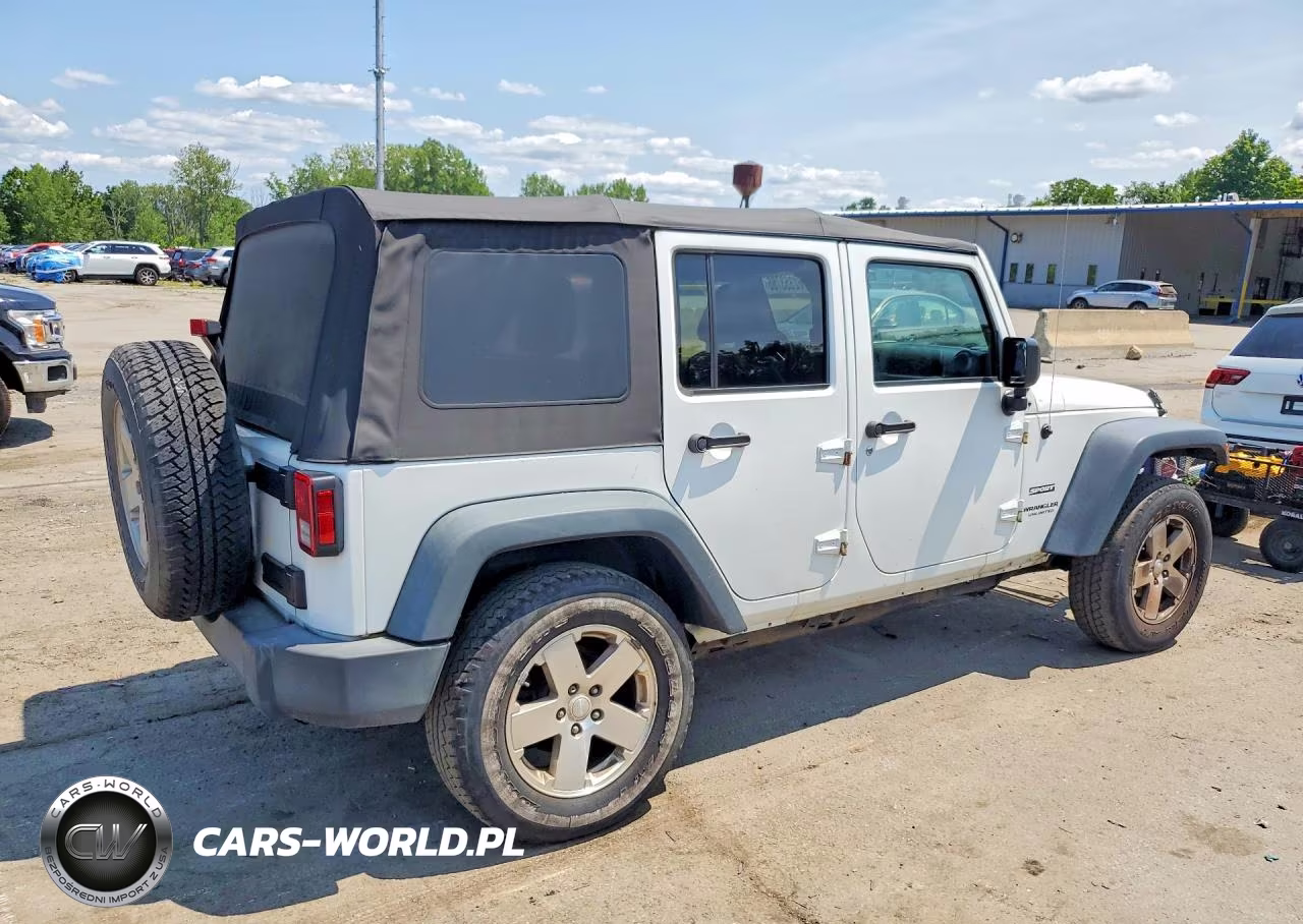 2016 Jeep Wrangler Unlimited Sport VIN:1C4HJWDG5GL303813 - 3