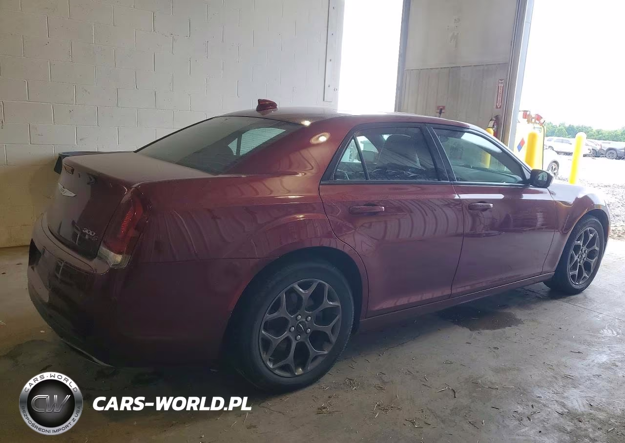 2018 Chrysler 300 S VIN:2C3CCAGG4JH165628 - 3