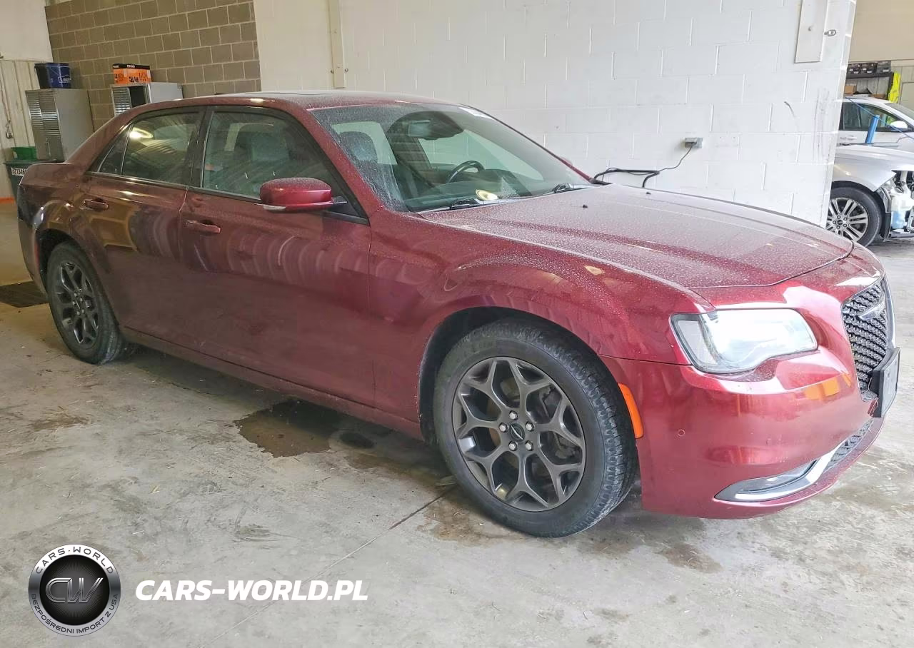 2018 Chrysler 300 S VIN:2C3CCAGG4JH165628 - 4