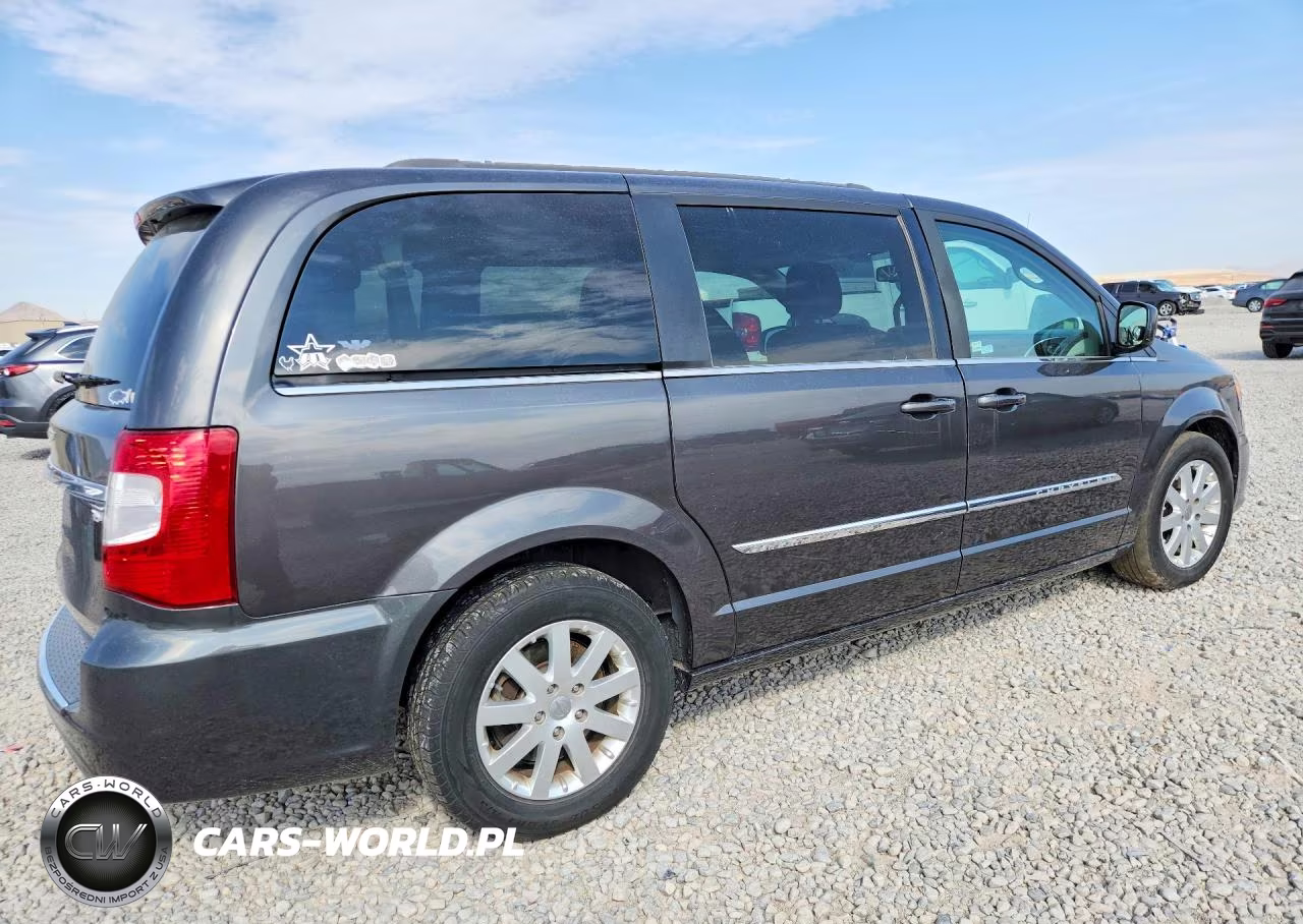 2016 Chrysler Town & Country Touring VIN:2C4RC1BGXGR214489 - 3