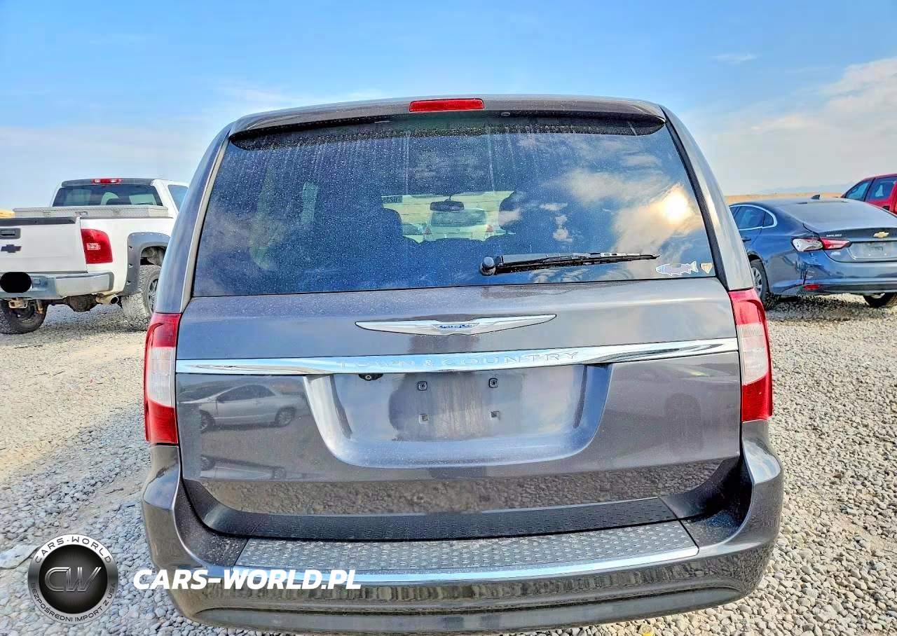 2016 Chrysler Town & Country Touring VIN:2C4RC1BGXGR214489 - 6