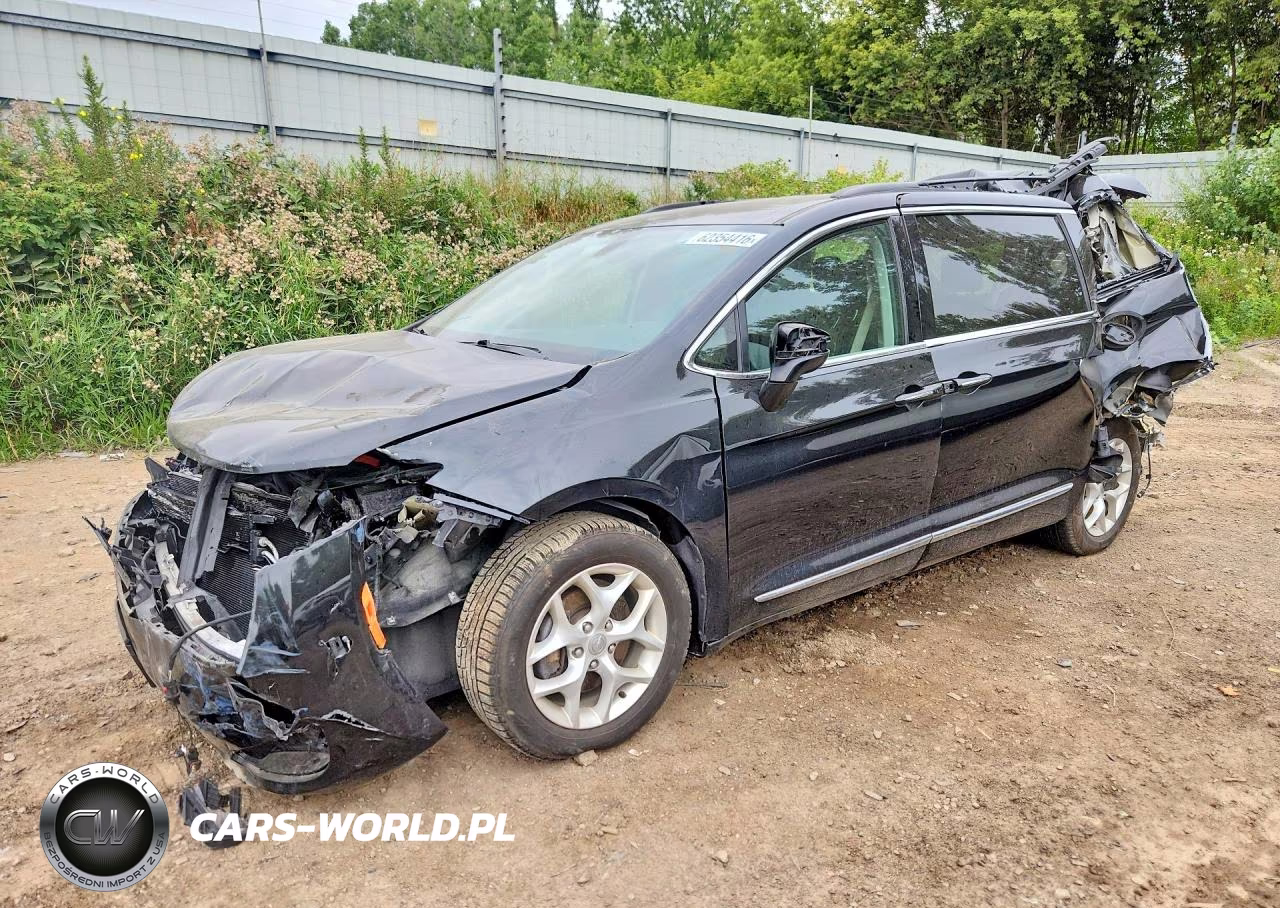 2017 Chrysler Pacifica Touring L – zdjęcie 1 z 13