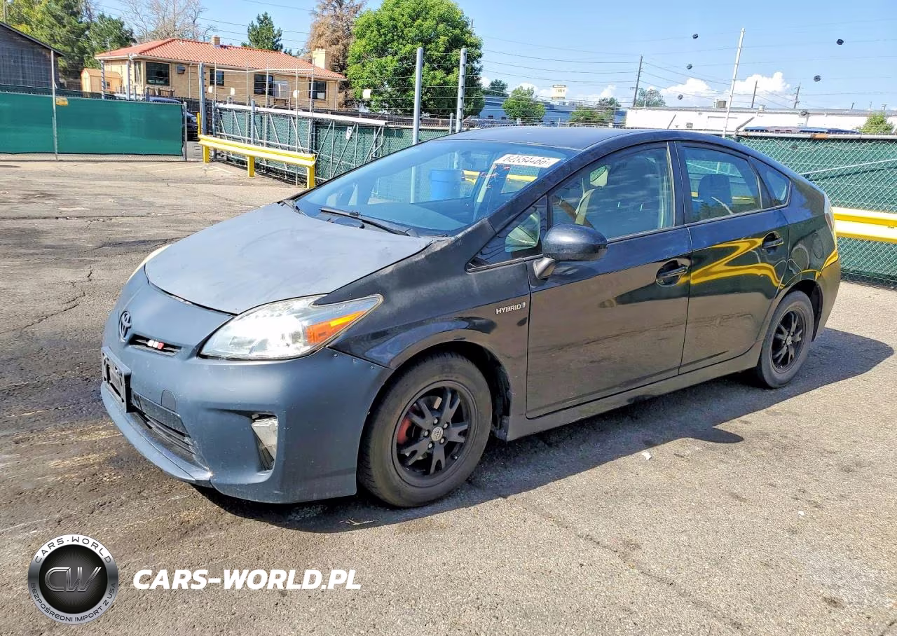 2014 Toyota Prius Two – zdjęcie 1 z 12
