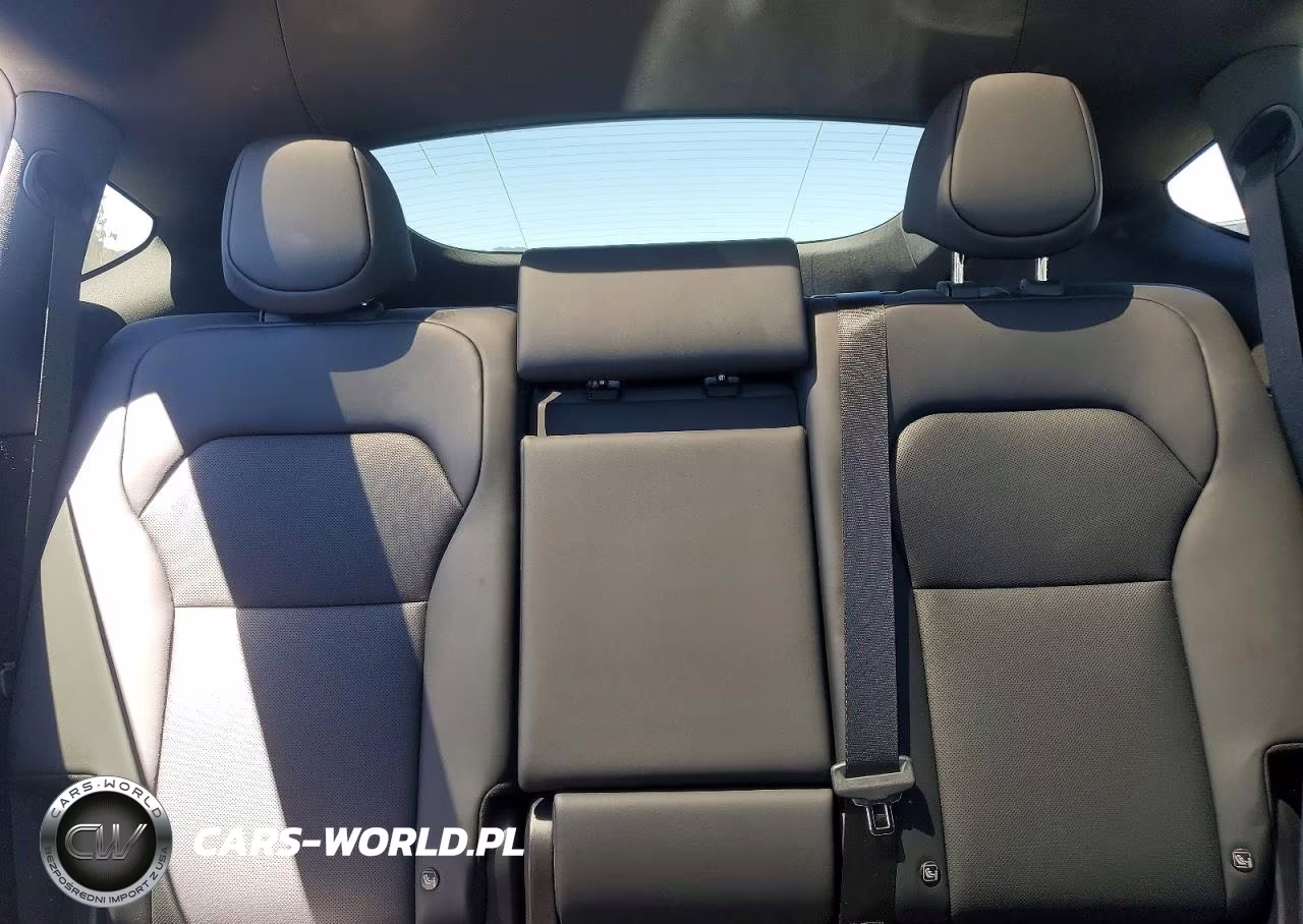 2026 Tesla Model Y VIN:7SAYGDED4TF618724 - 10