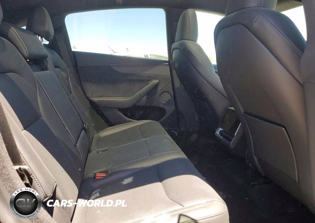 2026 Tesla Model Y VIN:7SAYGDED4TF618724 - 11