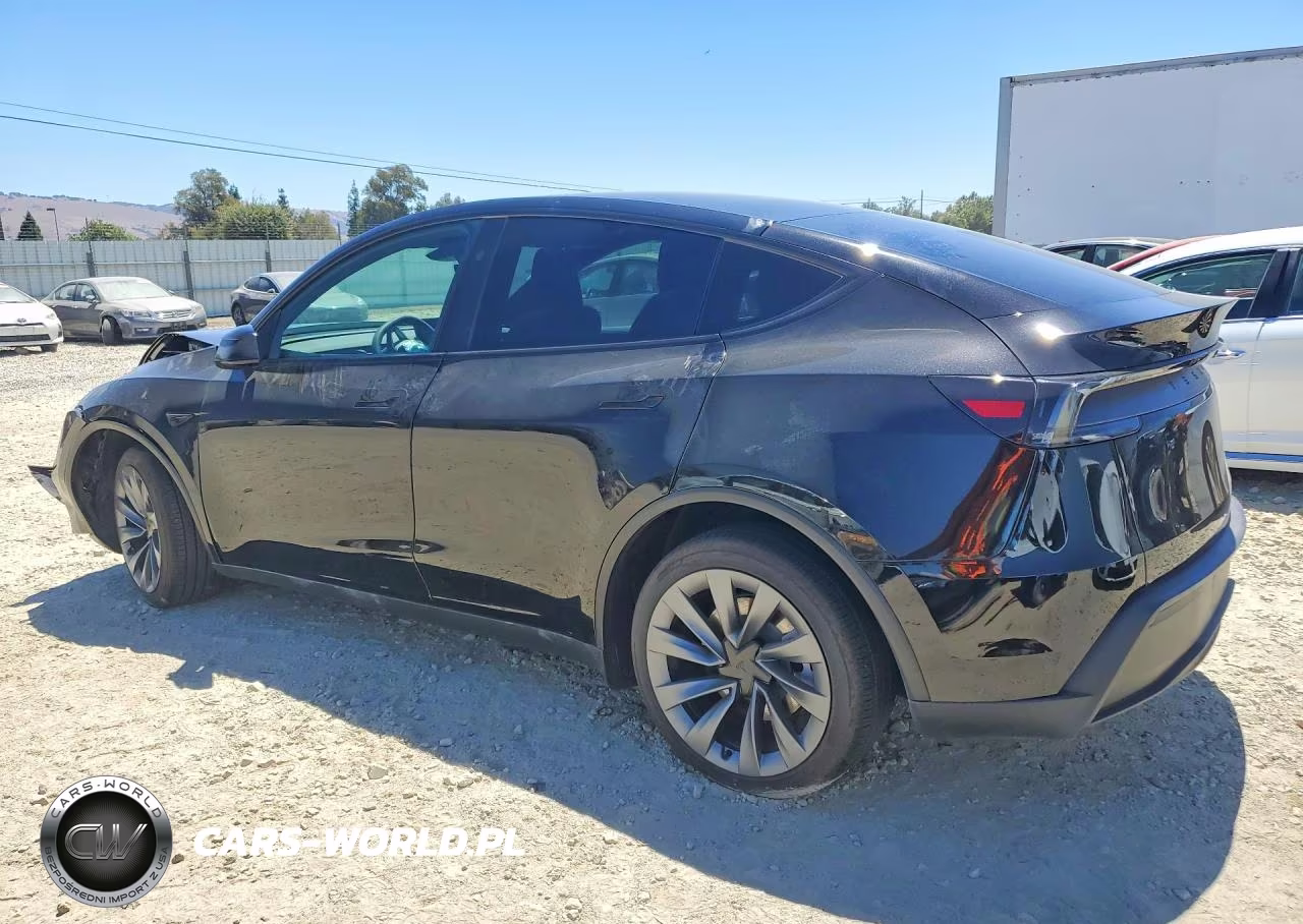 2026 Tesla Model Y VIN:7SAYGDED4TF618724 - 2