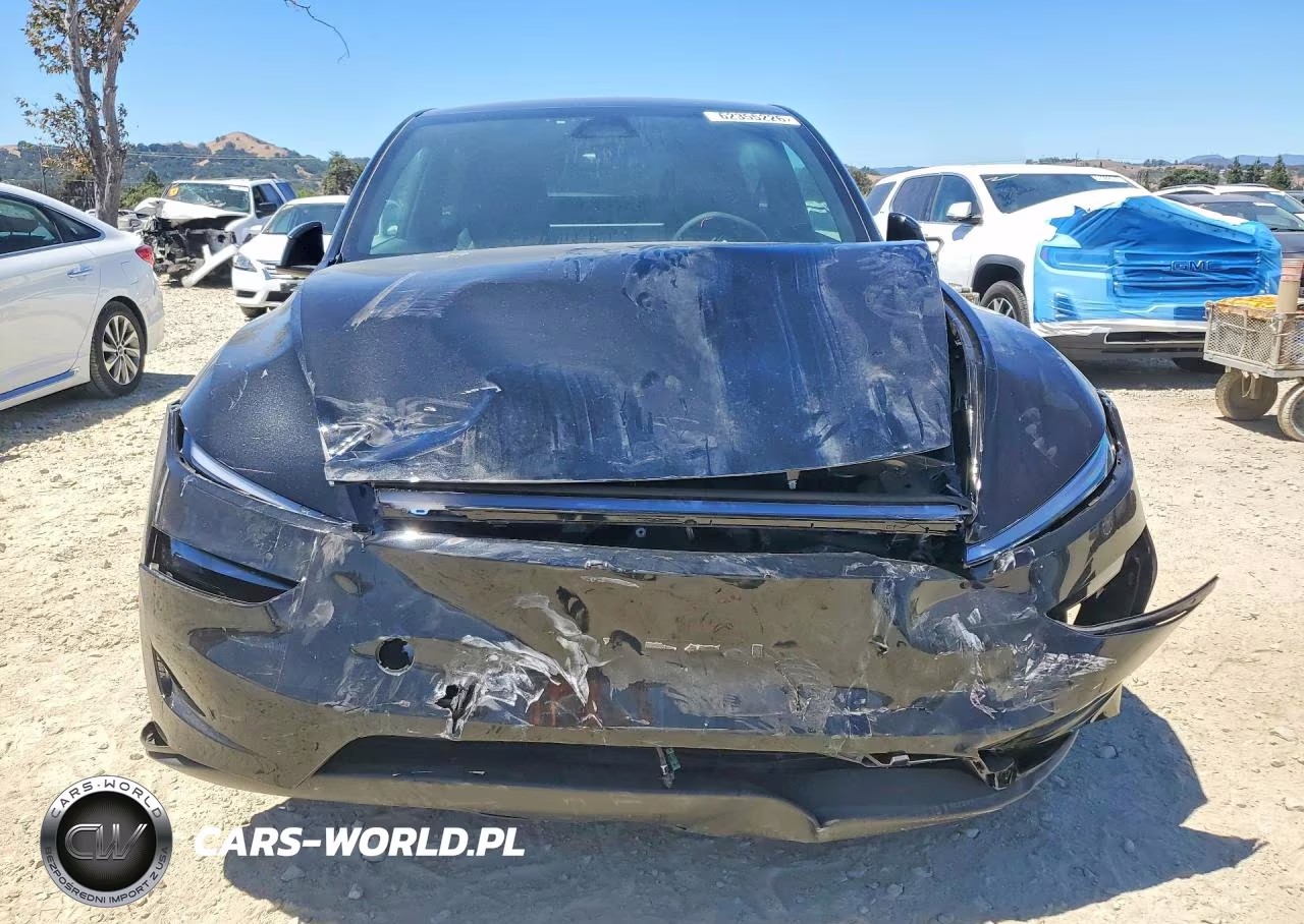 2026 Tesla Model Y VIN:7SAYGDED4TF618724 - 5