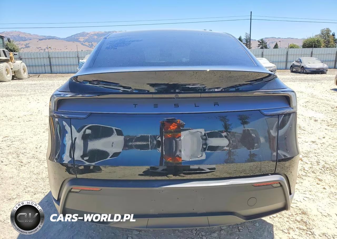 2026 Tesla Model Y VIN:7SAYGDED4TF618724 - 6