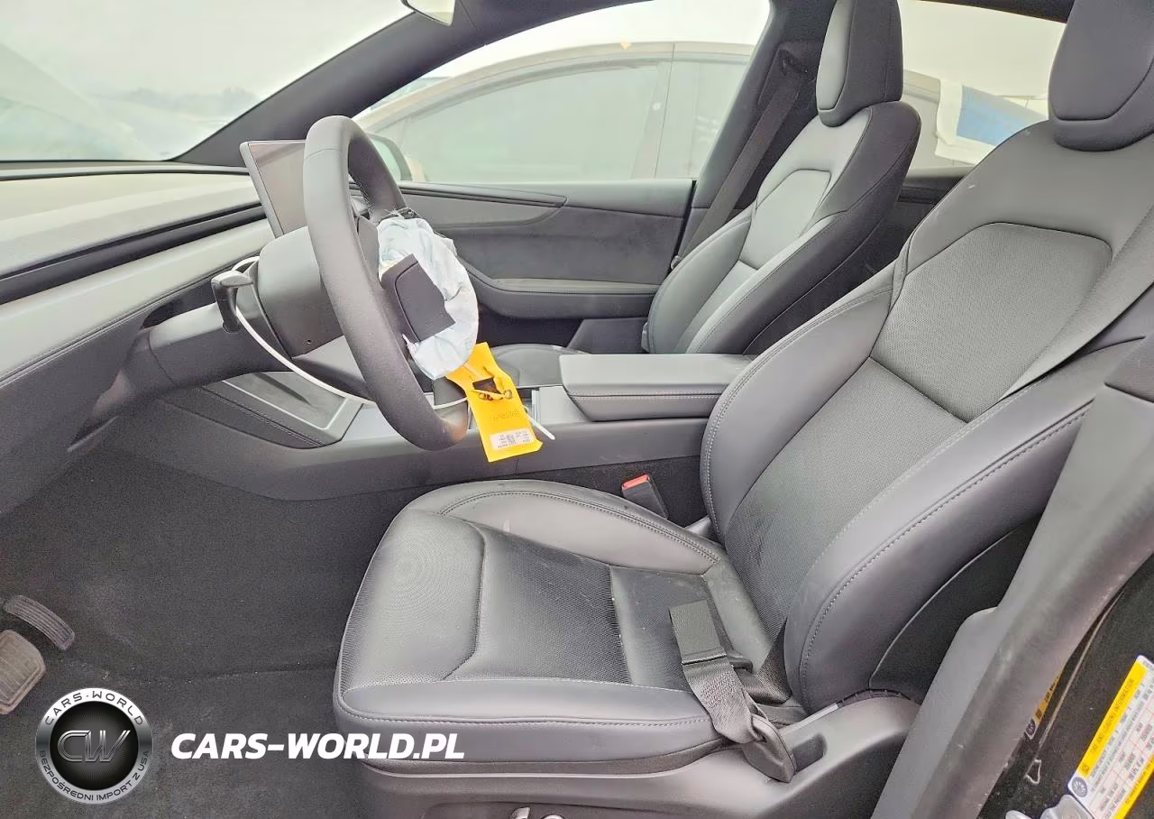 2026 Tesla Model Y VIN:7SAYGDED4TF618724 - 7