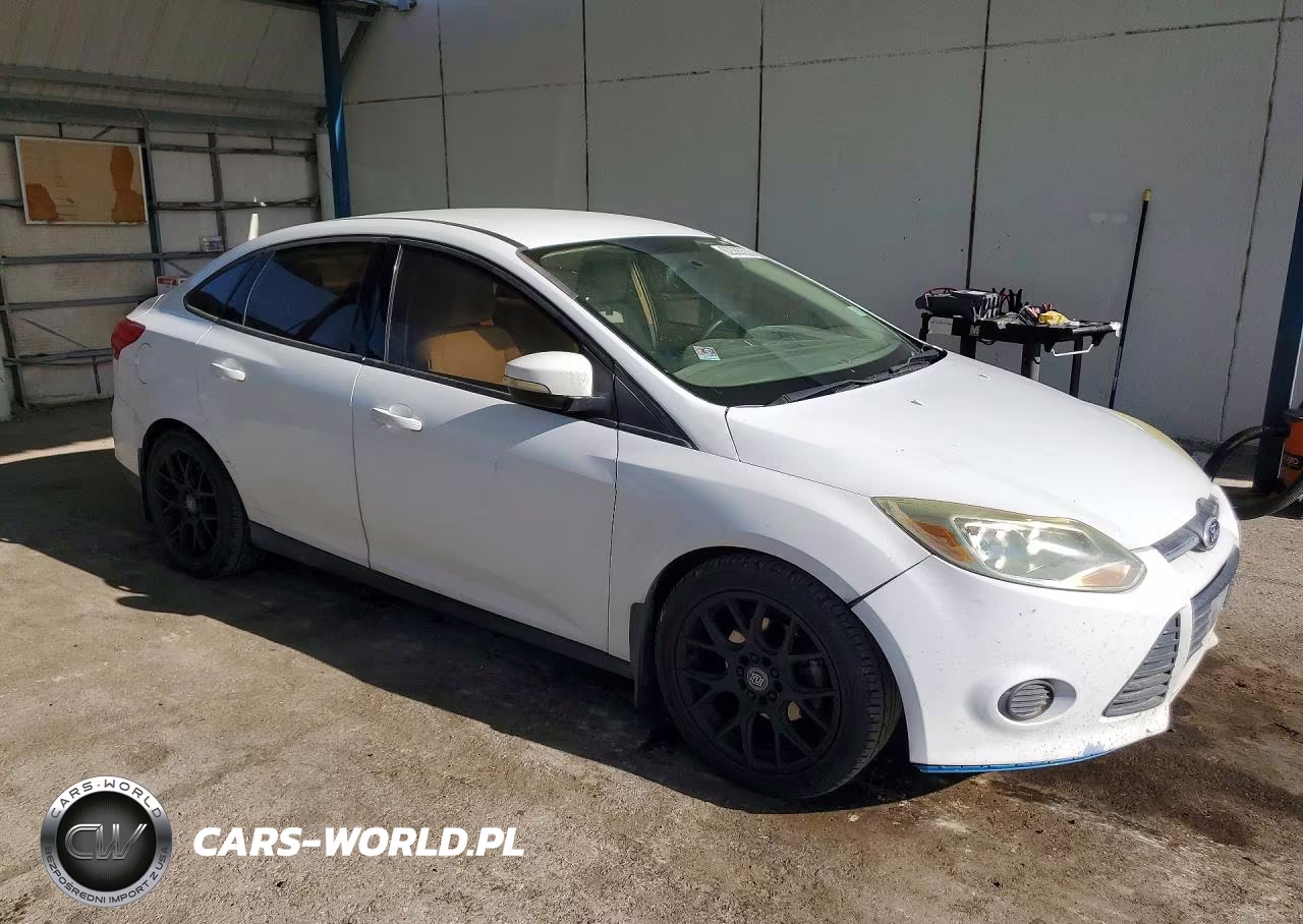 2016 Ford Focus Se VIN:1FADP3F24GL230209 - 4
