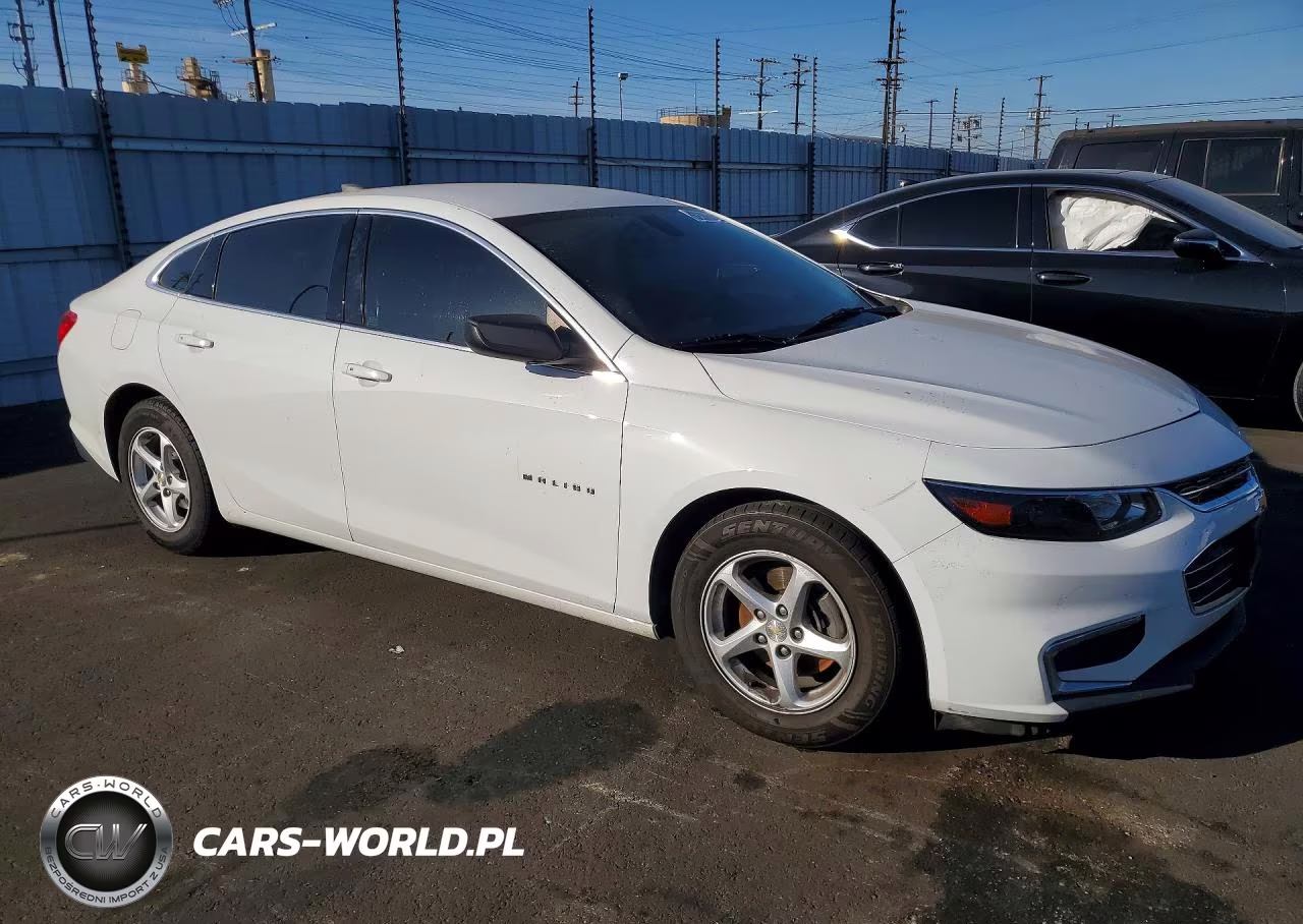 2018 Chevrolet Malibu Ls VIN:1G1ZB5ST1JF268777 - 4