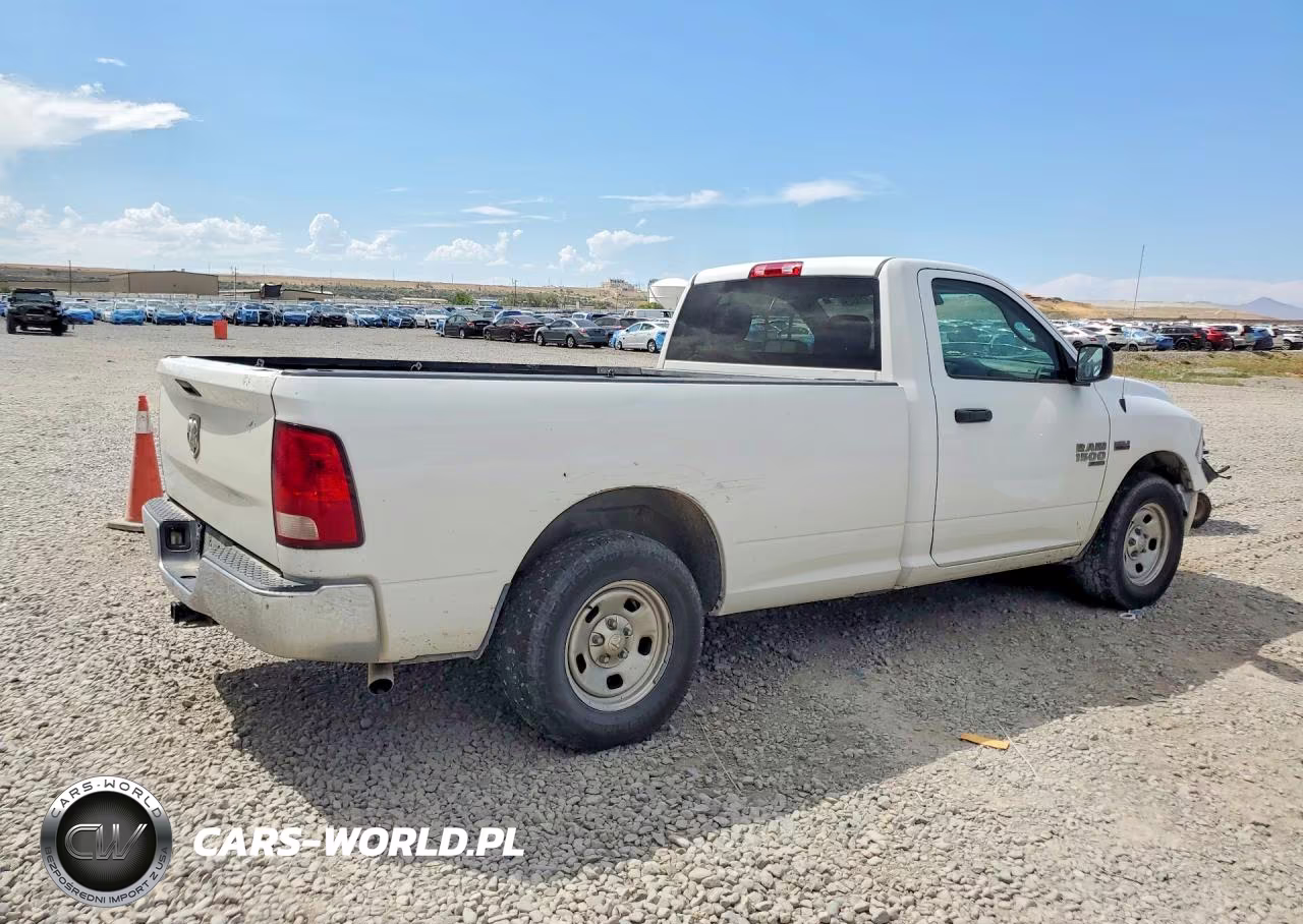 2019 Ram 1500 Classic Tradesman VIN:3C6JR6DT8KG532216 - 3