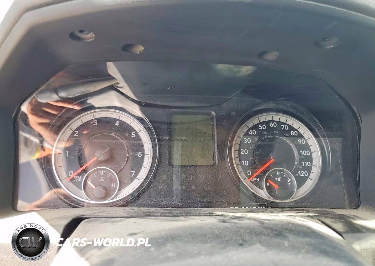 2019 Ram 1500 Classic Tradesman VIN:3C6JR6DT8KG532216 - 9