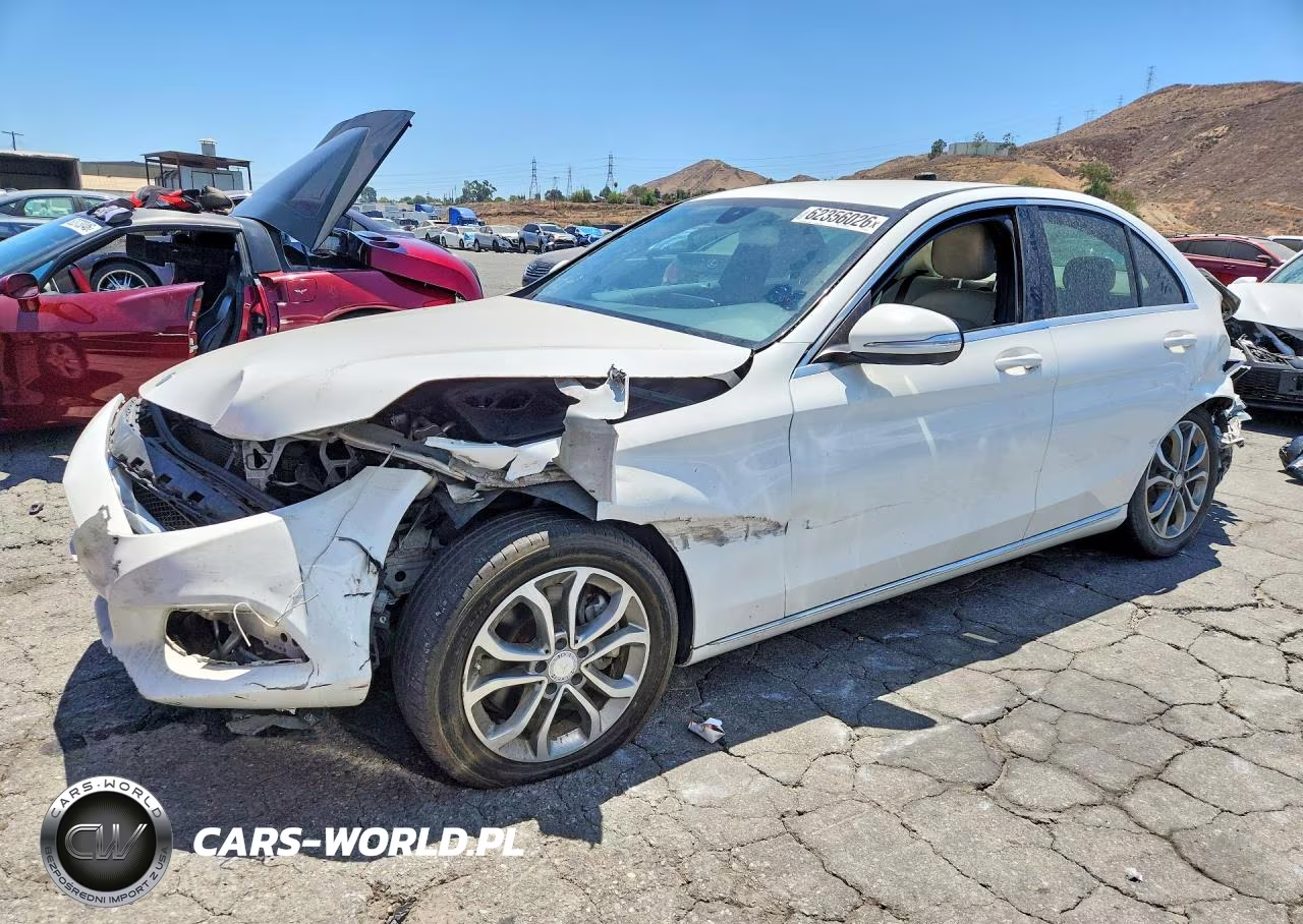 2015 Mercedes-Benz C 300 – zdjęcie 1 z 12