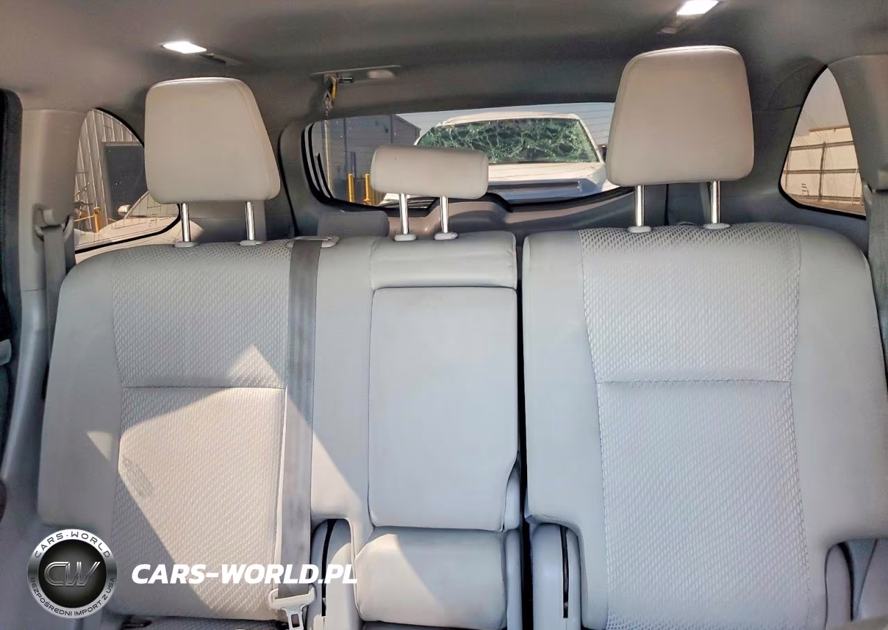 2018 Toyota Highlander Le VIN:5TDZARFH2JS039368 - 10