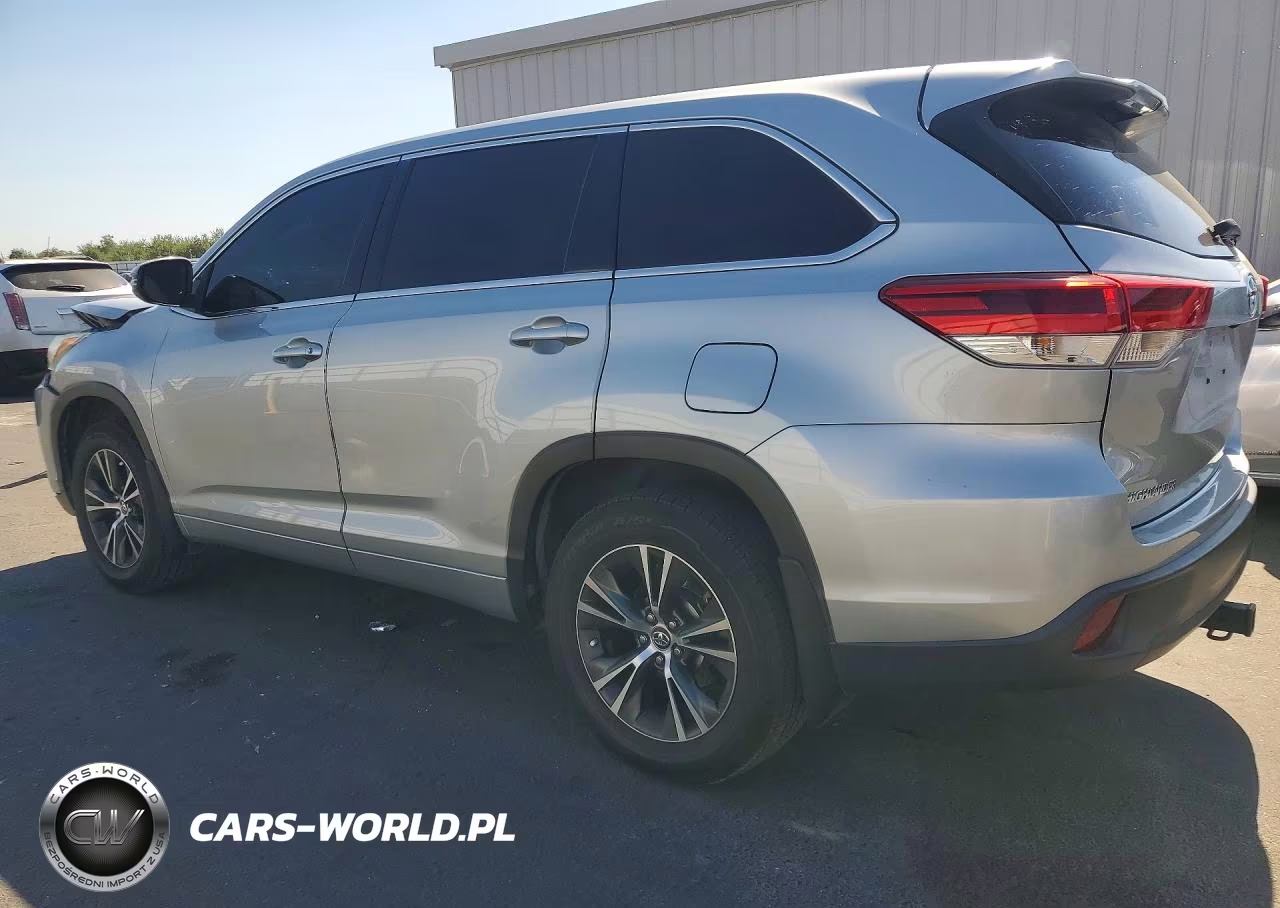 2018 Toyota Highlander Le VIN:5TDZARFH2JS039368 - 2