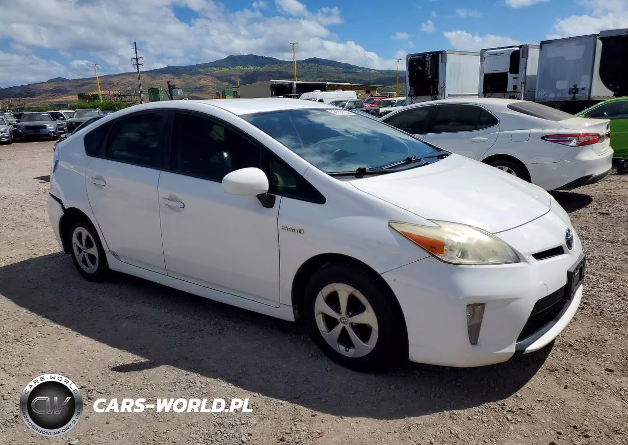 2014 Toyota Prius One VIN:JTDKN3DU5E1736328 - 4