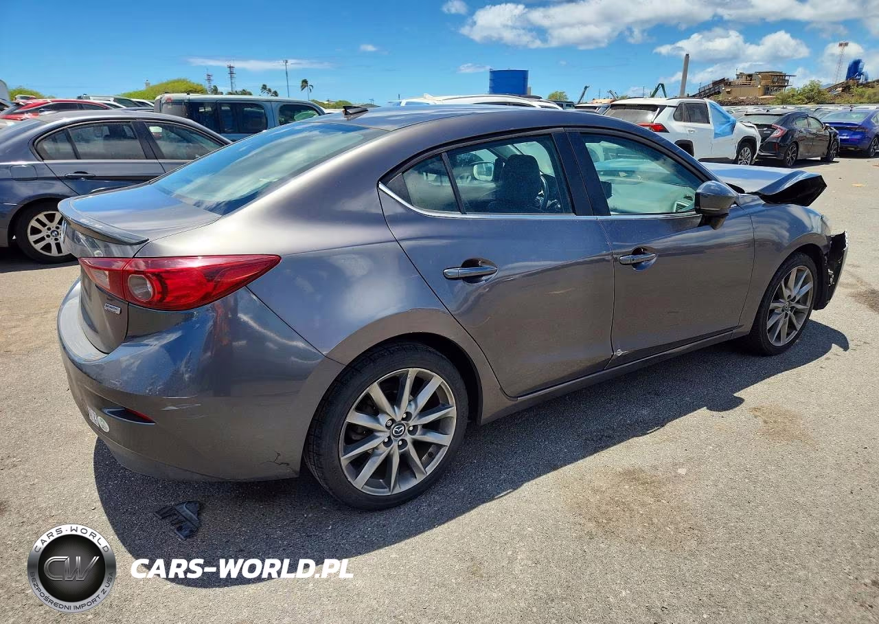 2018 Mazda 3 Touring VIN:3MZBN1V38JM256403 - 3