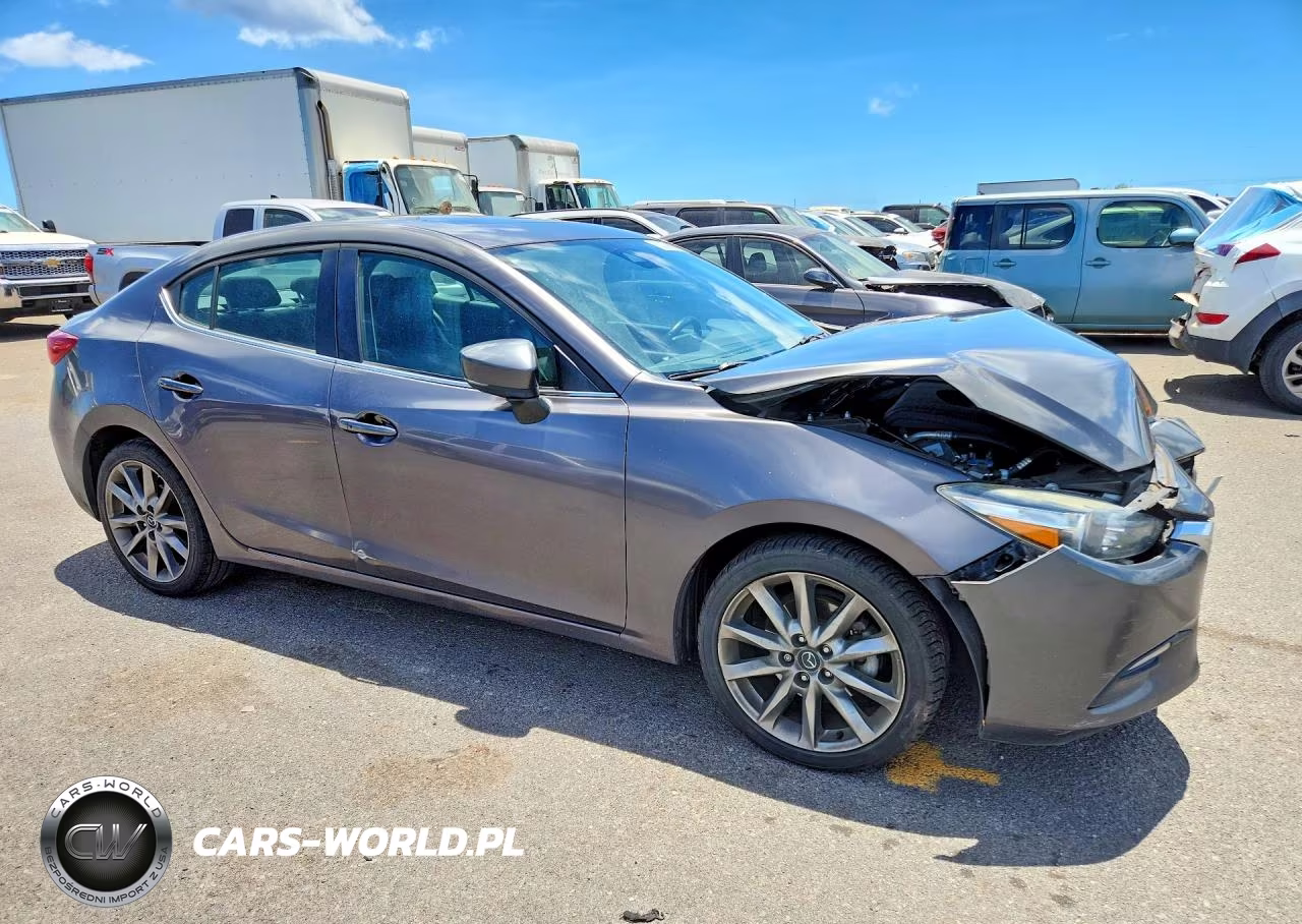 2018 Mazda 3 Touring VIN:3MZBN1V38JM256403 - 4