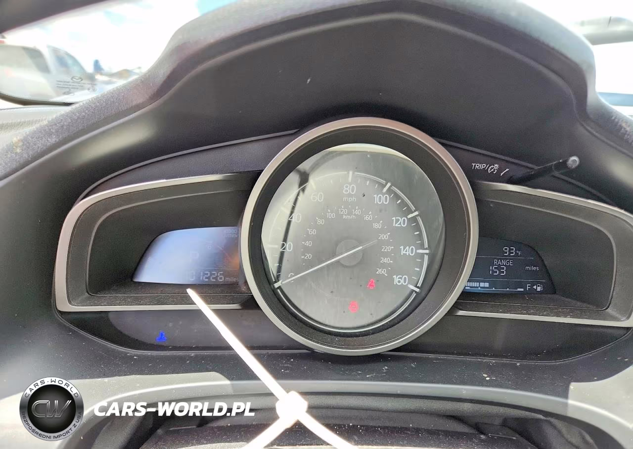 2018 Mazda 3 Touring VIN:3MZBN1V38JM256403 - 9