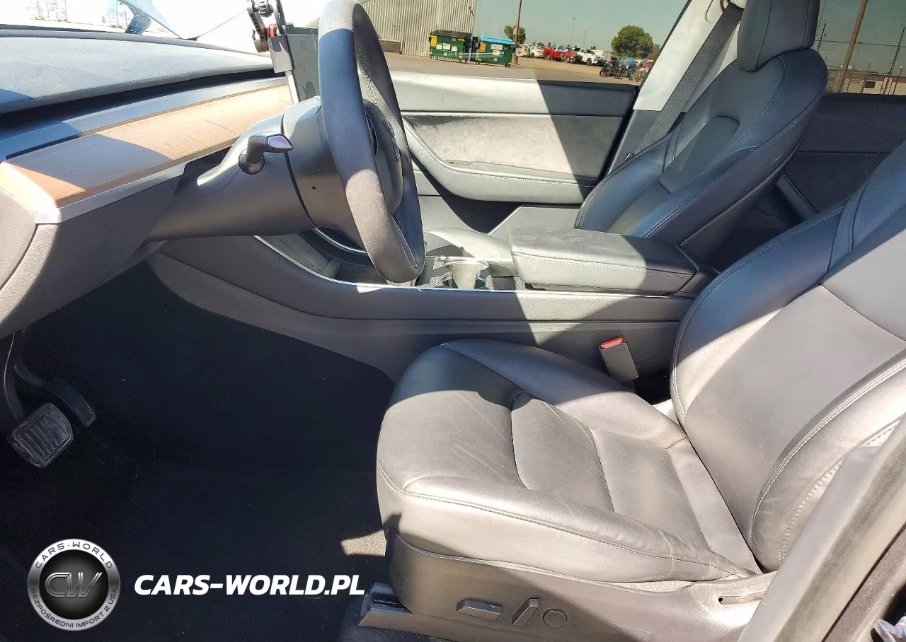 2020 Tesla Model Y VIN:5YJYGDEF7LF002420 - 7
