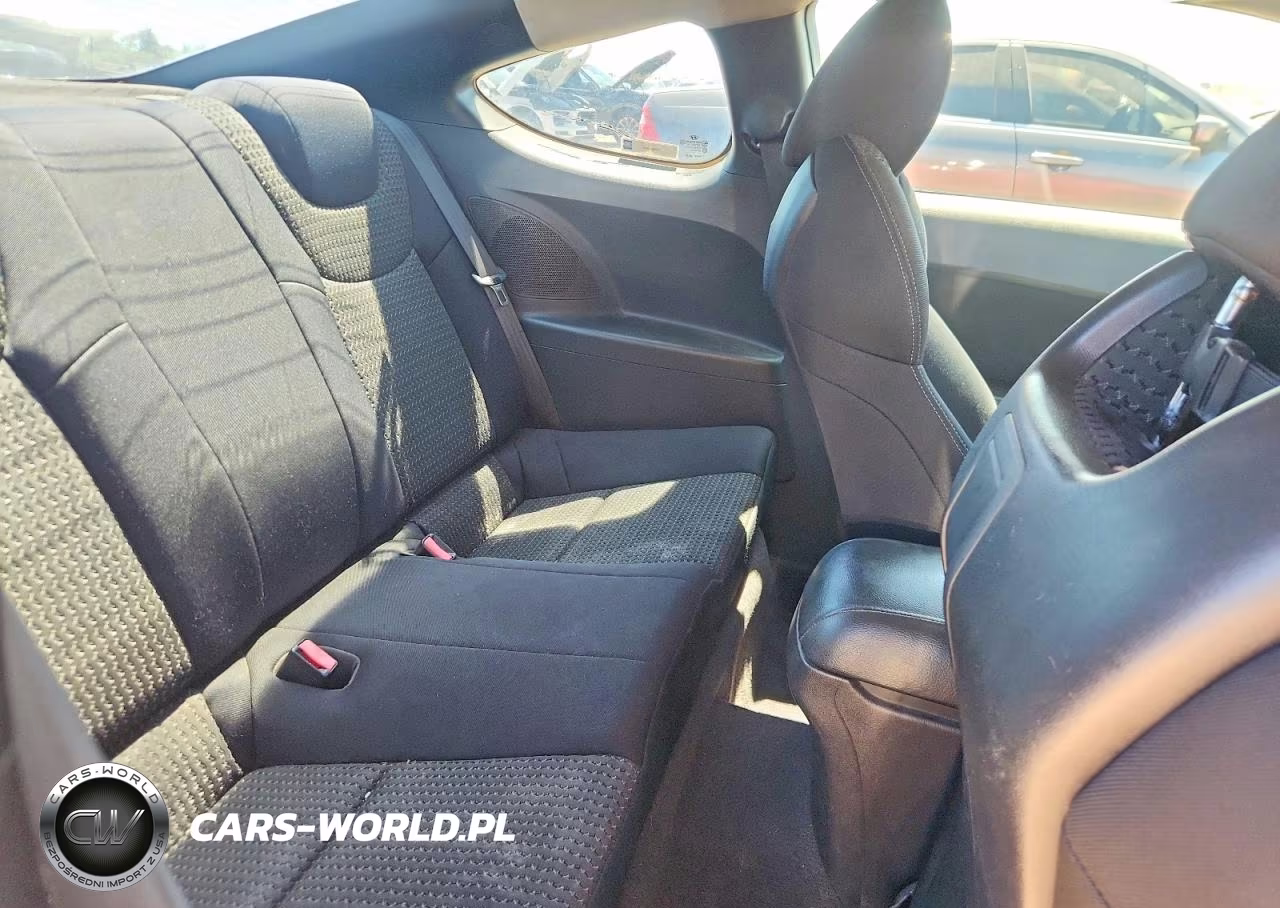 2010 Hyundai Genesis Coupe 2.0T VIN:KMHHT6KD4AU041105 - 10