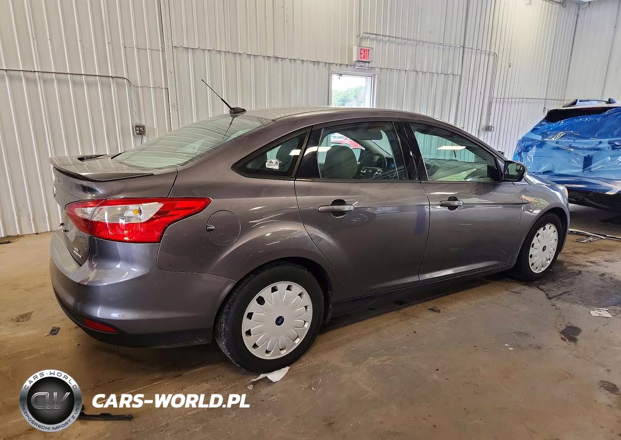 2014 Ford Focus Se VIN:1FADP3F22EL383300 - 3
