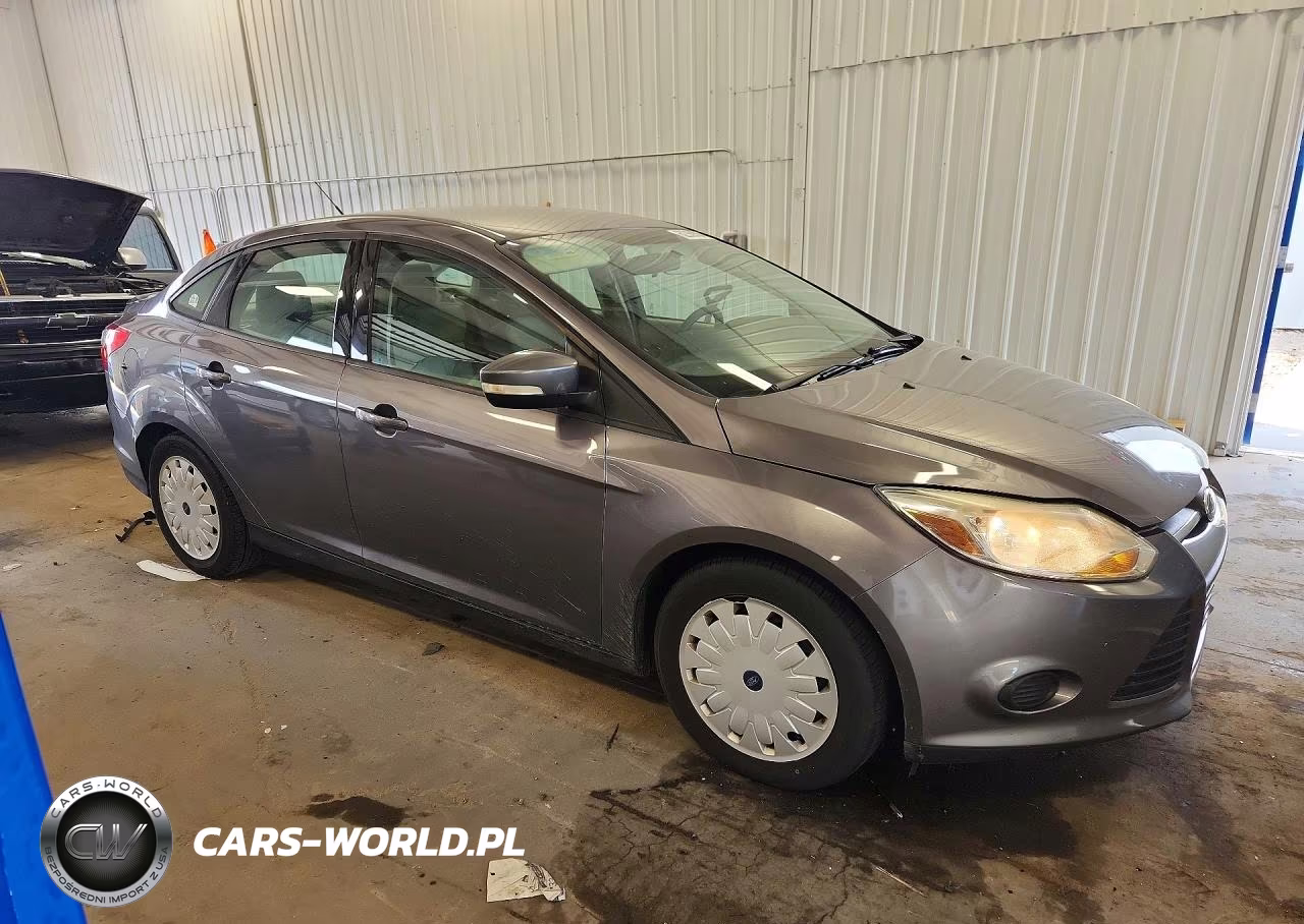 2014 Ford Focus Se VIN:1FADP3F22EL383300 - 4