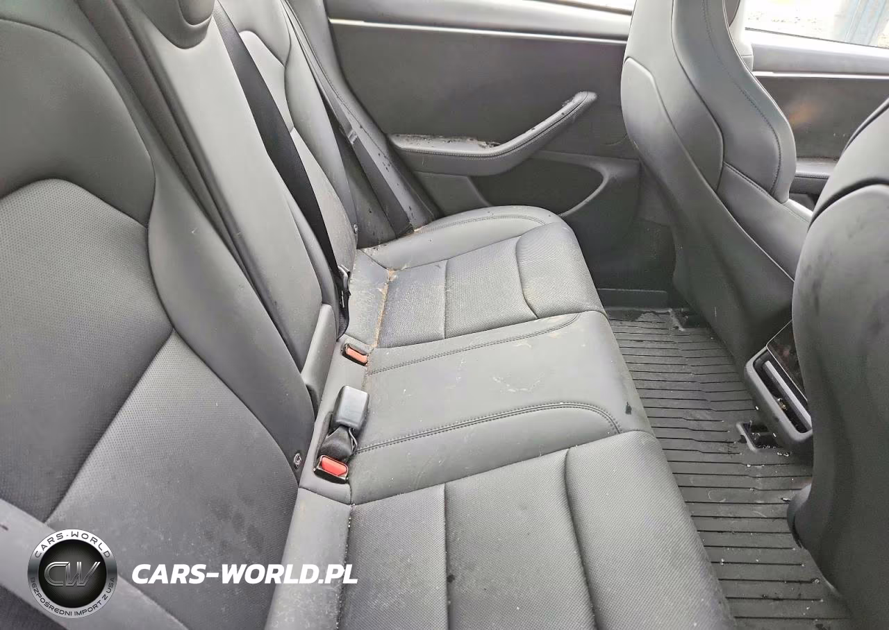 2025 Tesla Model 3 VIN:5YJ3E1ET2SF035960 - 10