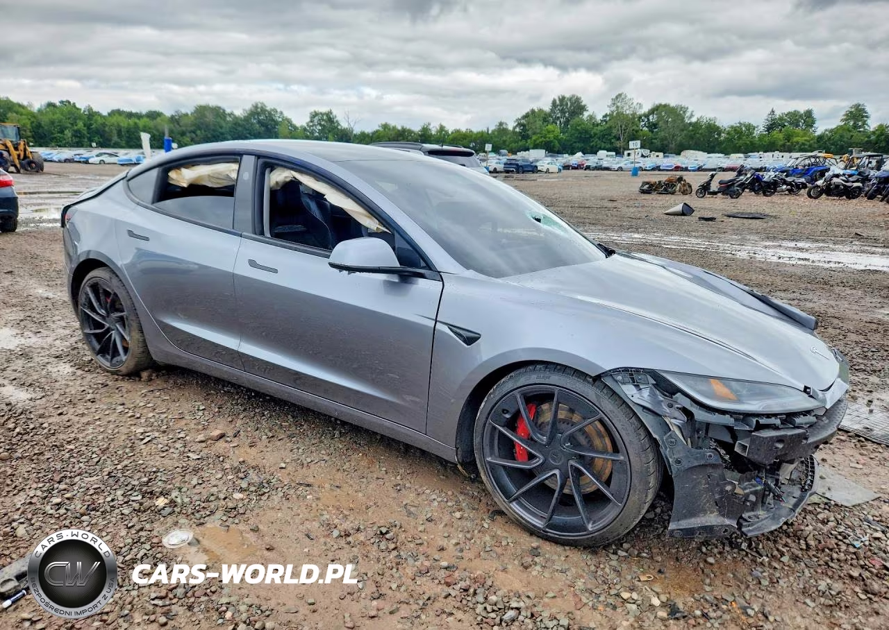 2025 Tesla Model 3 VIN:5YJ3E1ET2SF035960 - 4
