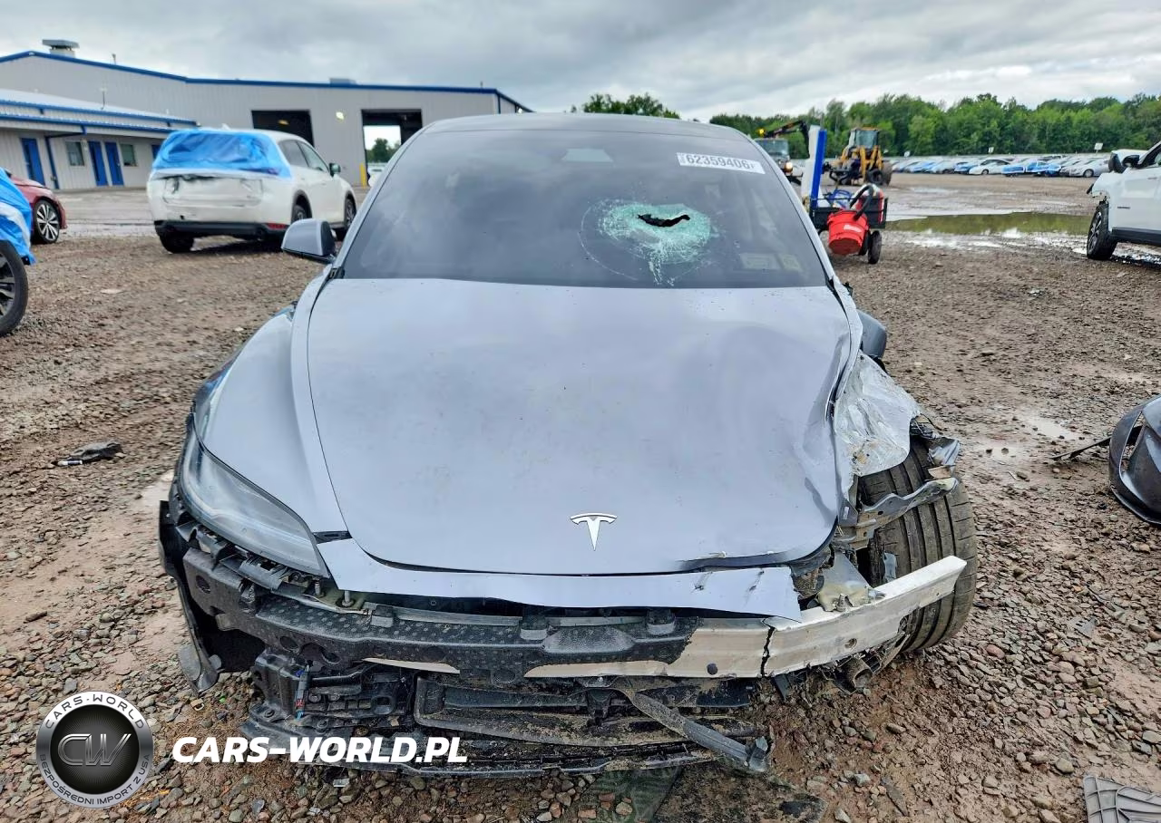 2025 Tesla Model 3 VIN:5YJ3E1ET2SF035960 - 5