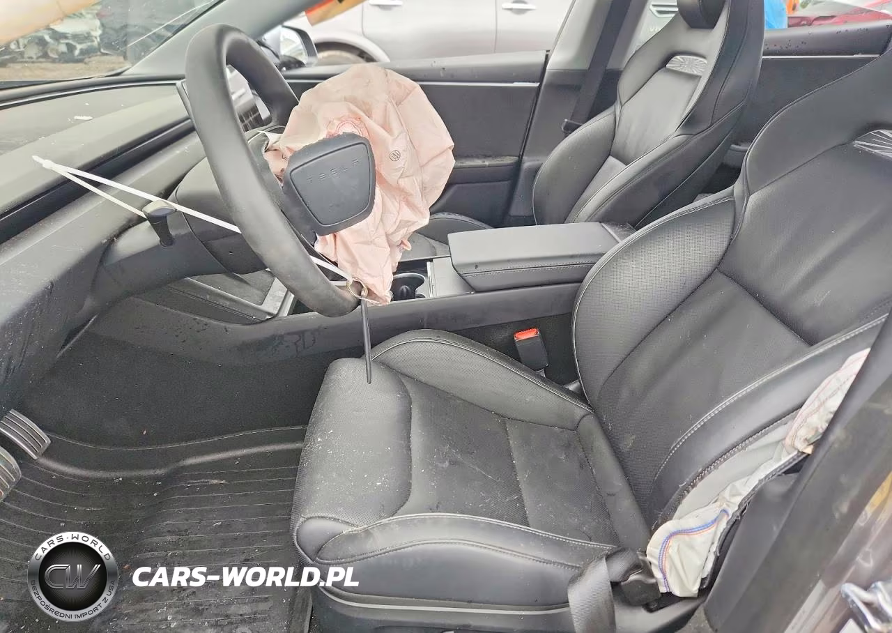 2025 Tesla Model 3 VIN:5YJ3E1ET2SF035960 - 7