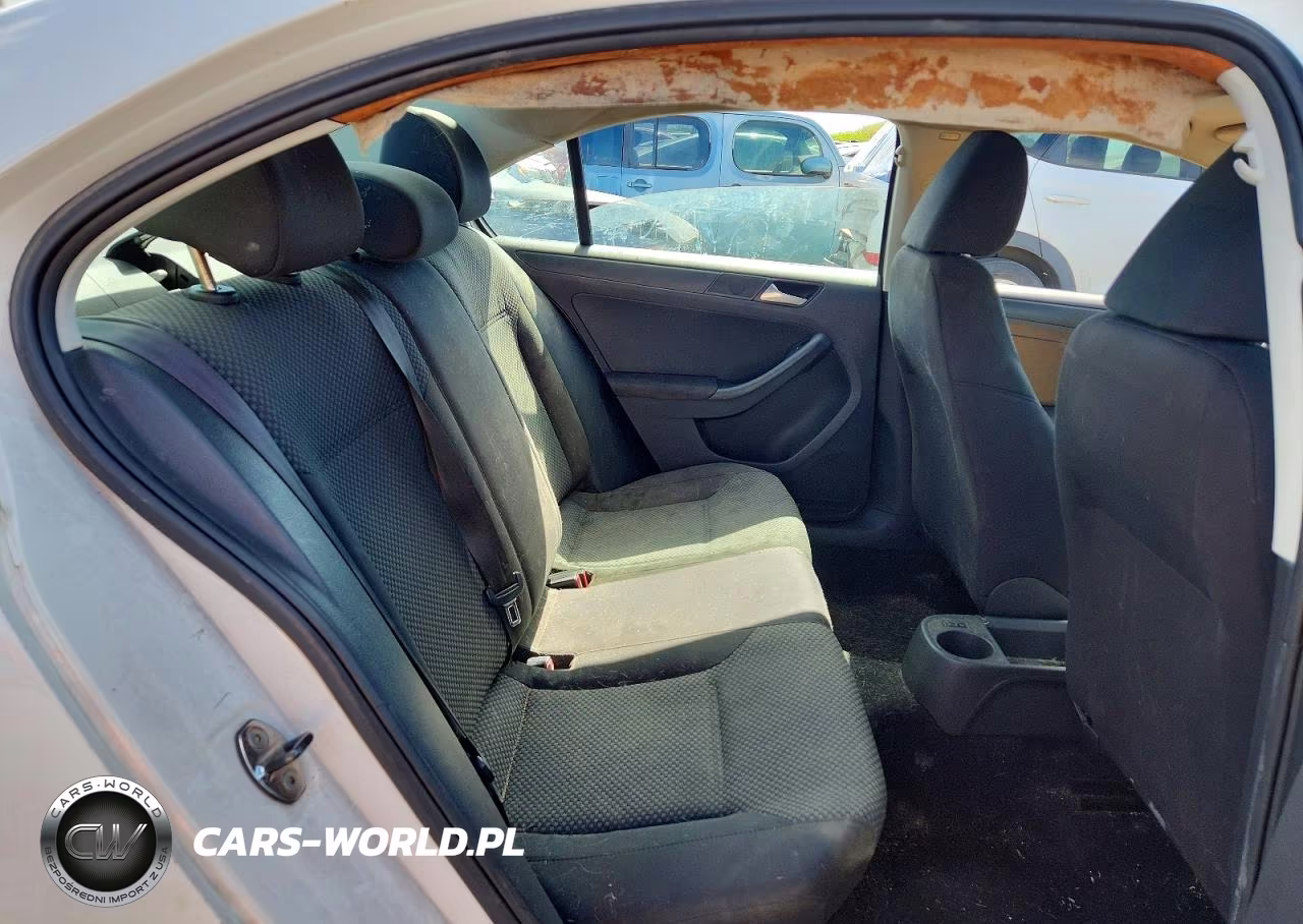 2012 Volkswagen Jetta Base VIN:3VW2K7AJ4CM403447 - 10
