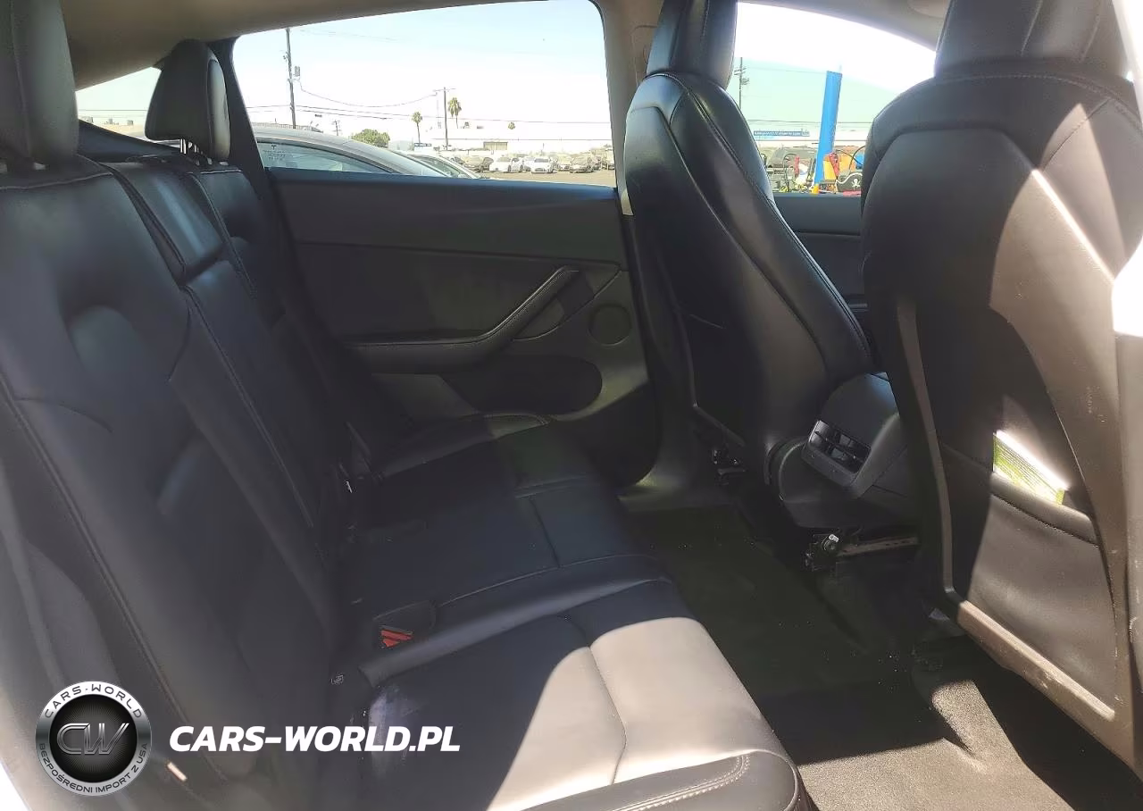 2022 Tesla Model Y VIN:7SAYGDEE5NF386307 - 10