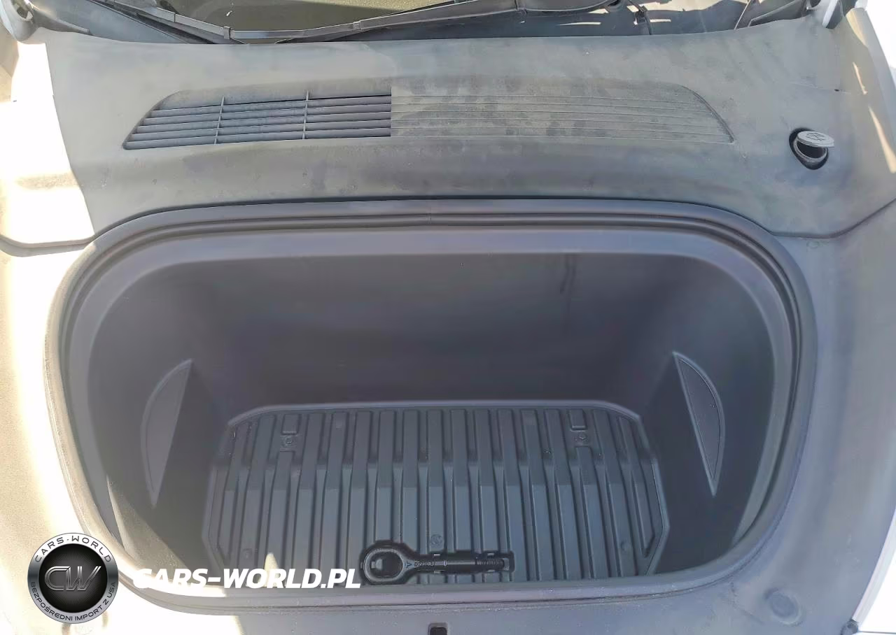 2022 Tesla Model Y VIN:7SAYGDEE5NF386307 - 11