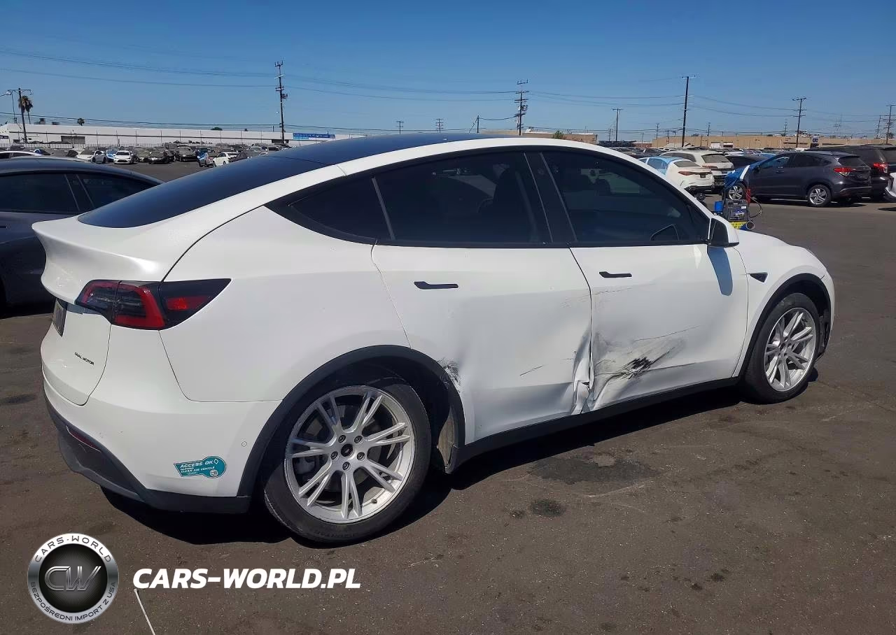 2022 Tesla Model Y VIN:7SAYGDEE5NF386307 - 3