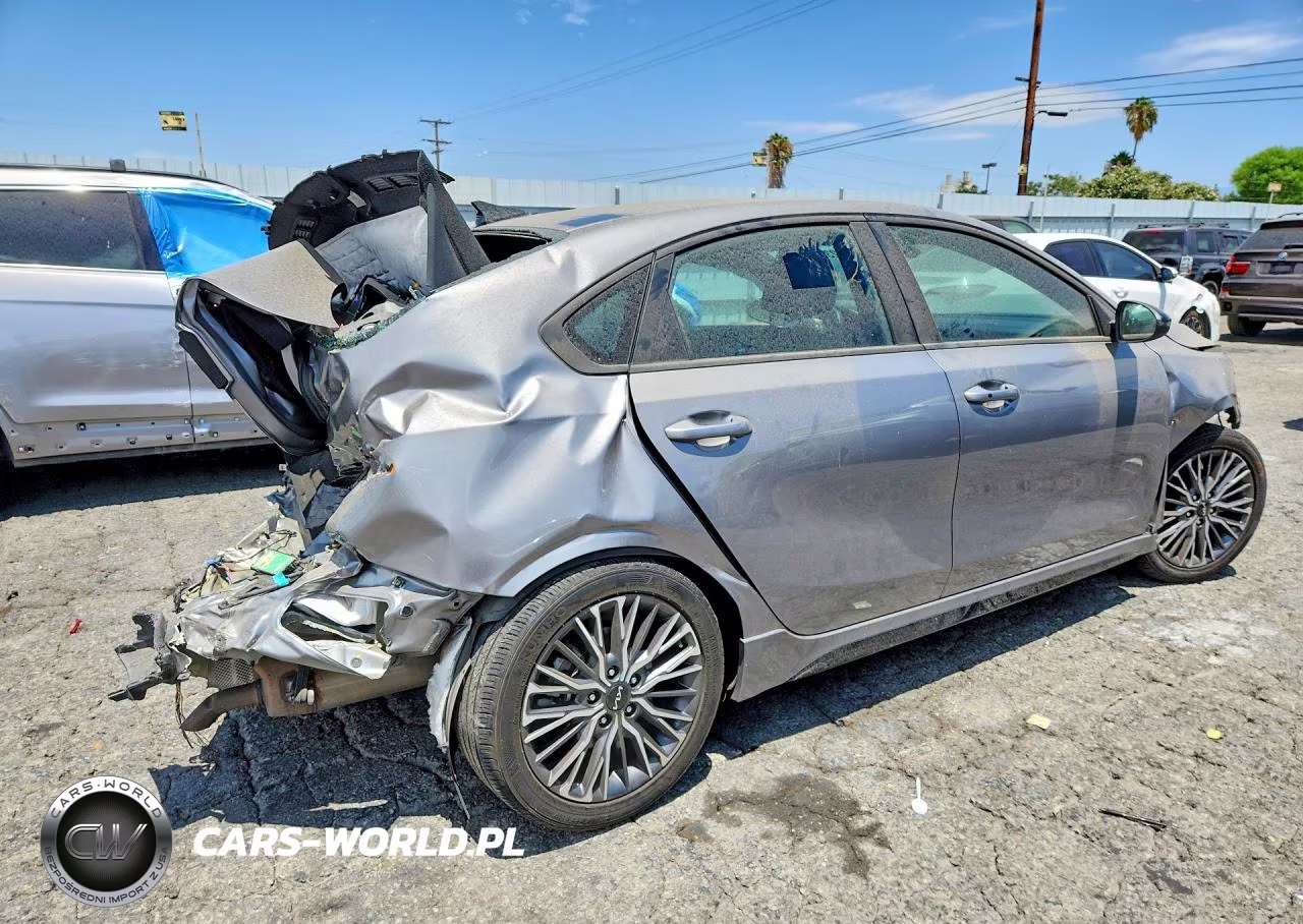 2023 Kia Forte Gt Line VIN:3KPF54AD9PE524995 - 3