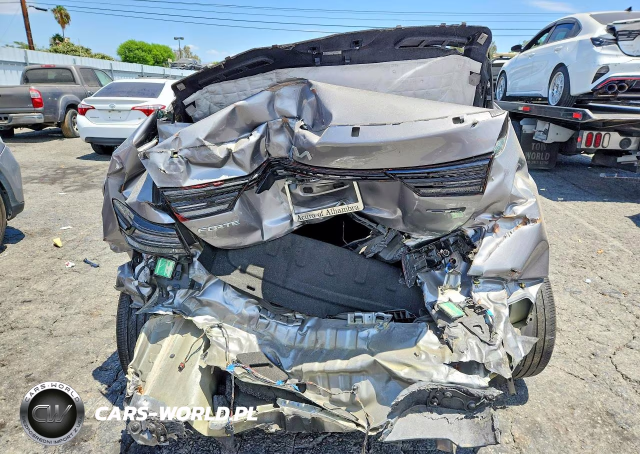 2023 Kia Forte Gt Line VIN:3KPF54AD9PE524995 - 6
