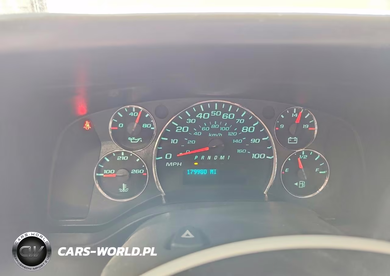 2017 Chevrolet 2500 Expre VIN:1GCWGAFF3H1146504 - 9