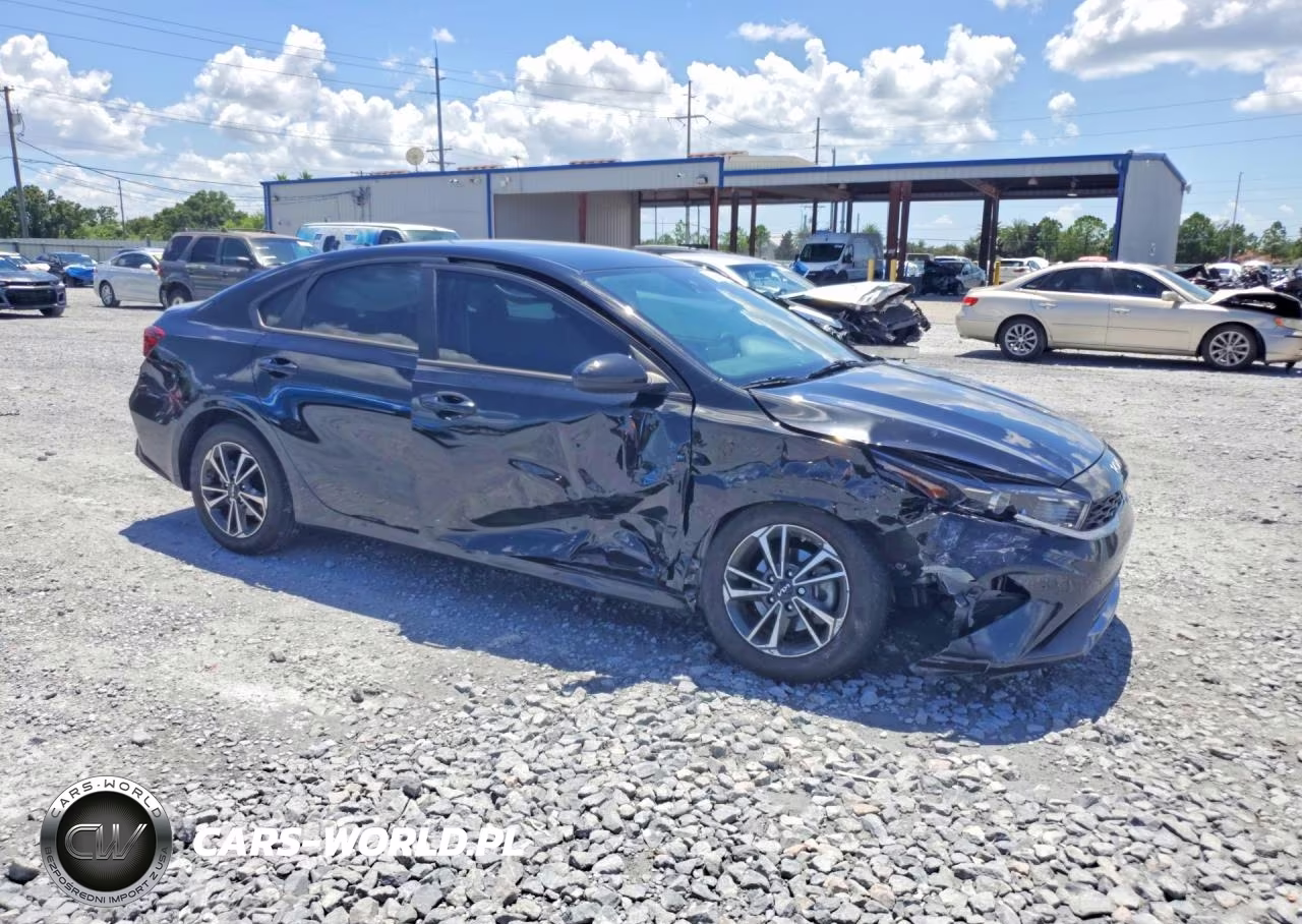 2024 Kia Forte Lxs VIN:3KPF24AD8RE805679 - 4