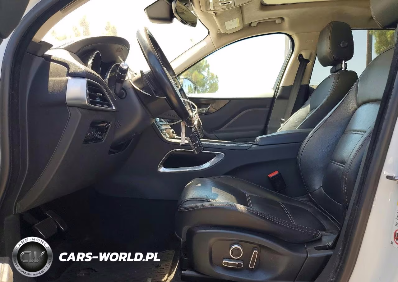 2019 Jaguar F-Pace Prestige VIN:SADCK2FX0KA398741 - 7