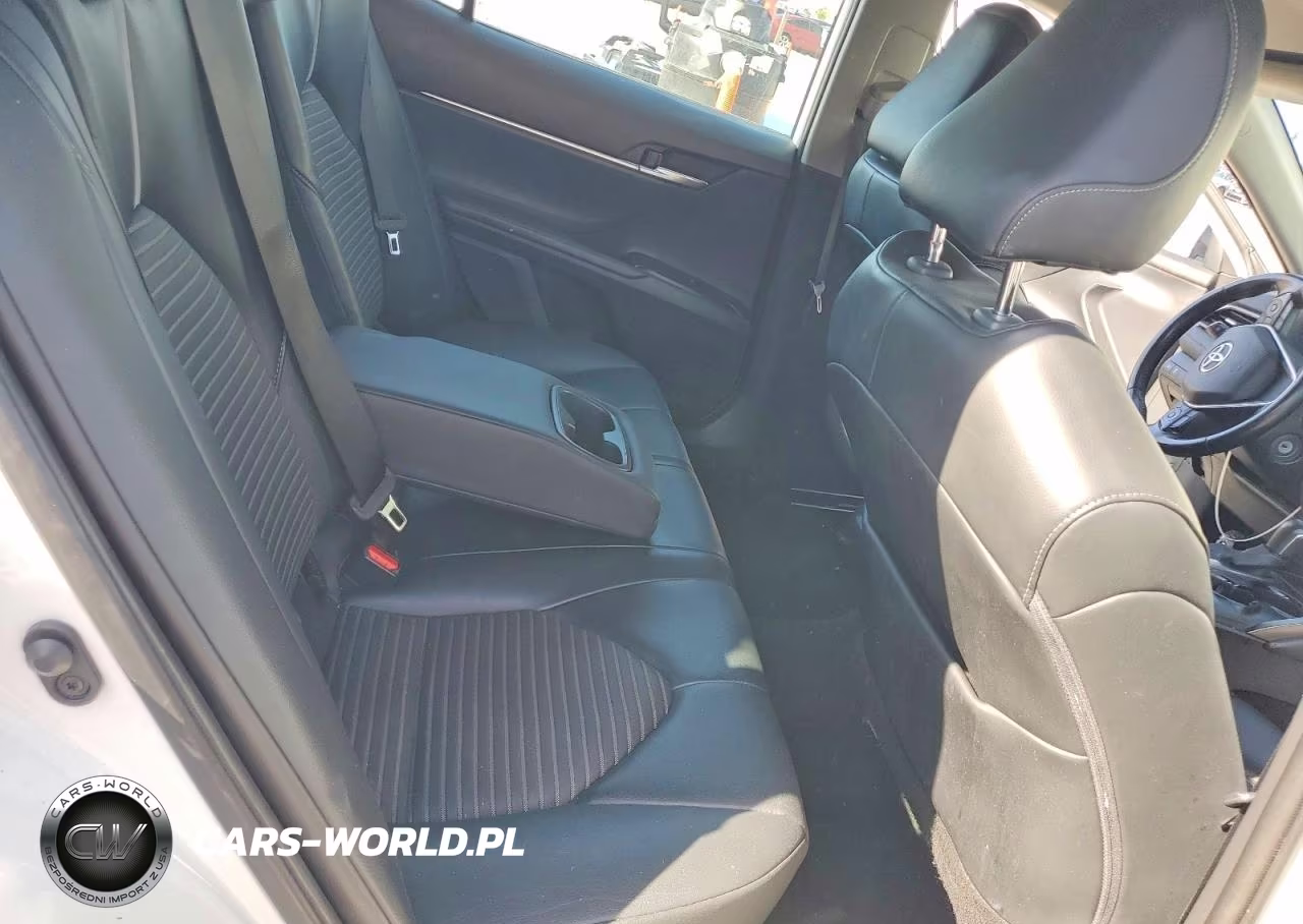 2020 Toyota Camry Se VIN:4T1G11AK6LU506734 - 10