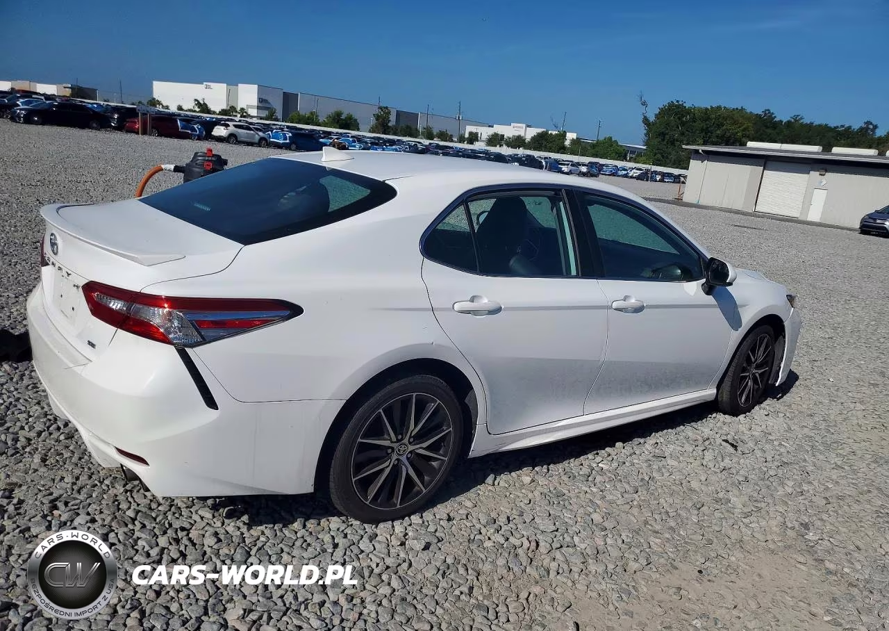 2020 Toyota Camry Se VIN:4T1G11AK6LU506734 - 3