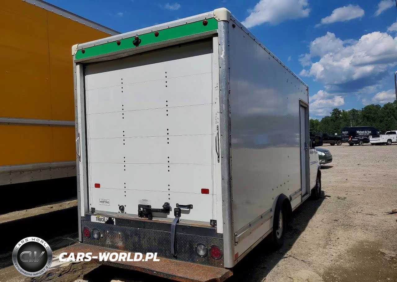 2021 Chevrolet Express G3500 VIN:1GB0GSF70M1157558 - 3