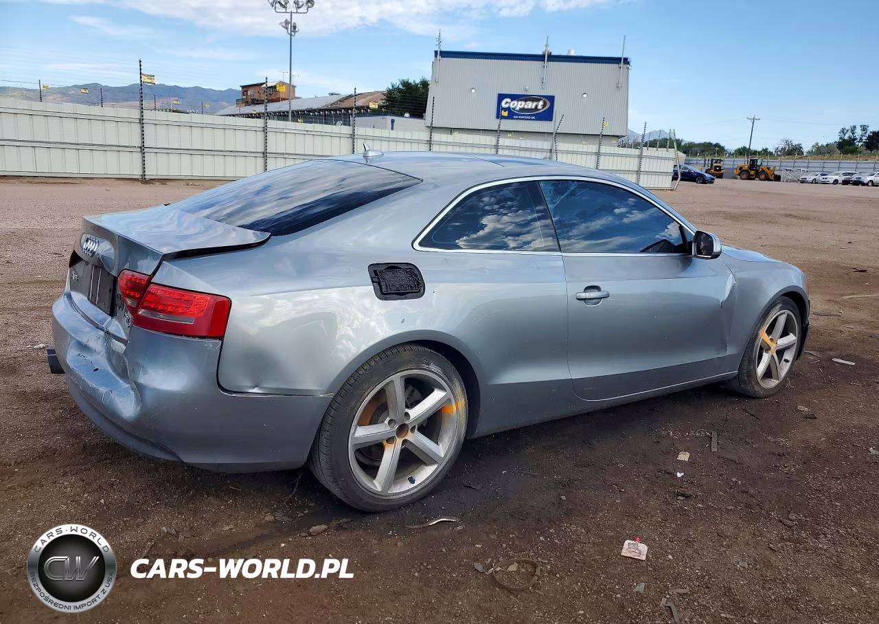 2010 Audi A5 Premium Plus VIN:WAULFAFR2AA041892 - 3