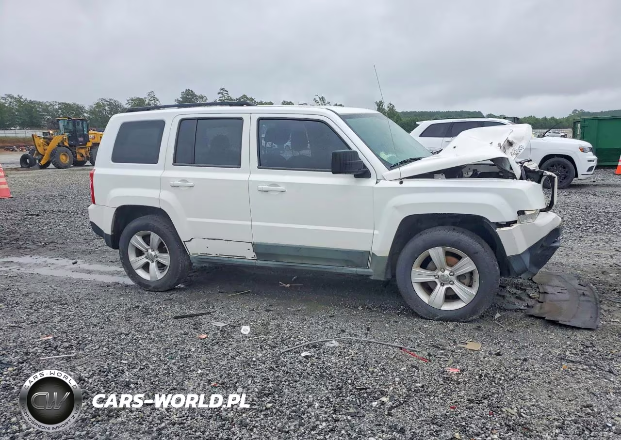 2011 Jeep Patriot Sport VIN:1J4NF1GB4BD279525 - 4