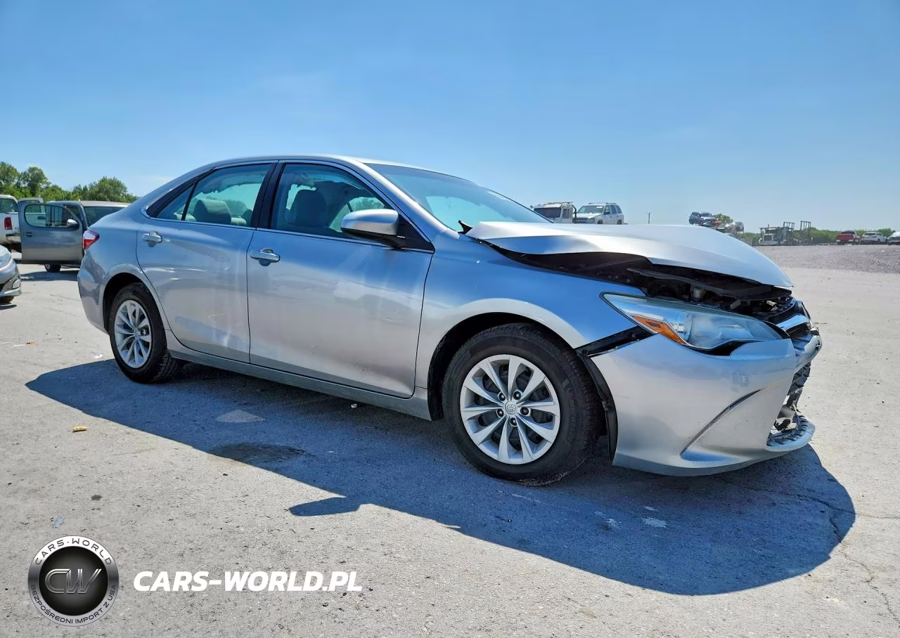 2015 Toyota Camry Hybrid Le VIN:4T1BD1FK5FU161968 - 4